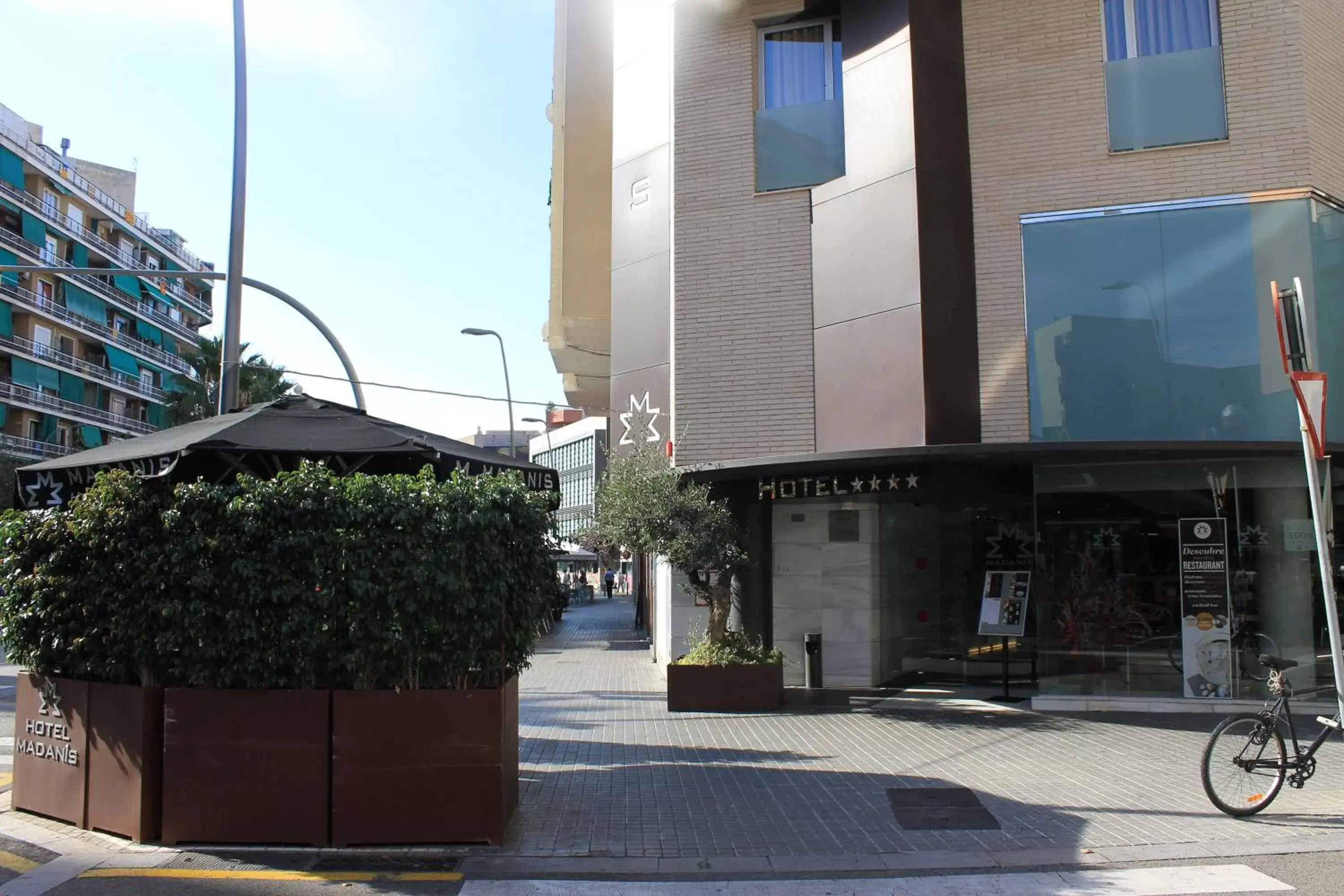 Facade/entrance, Property Building in Hotel Madanis