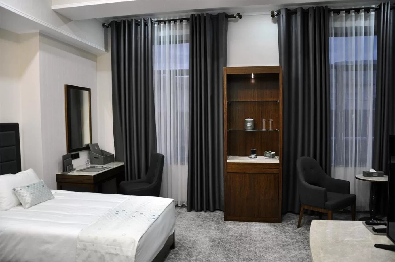 Bed in Parliament Palace Hotel