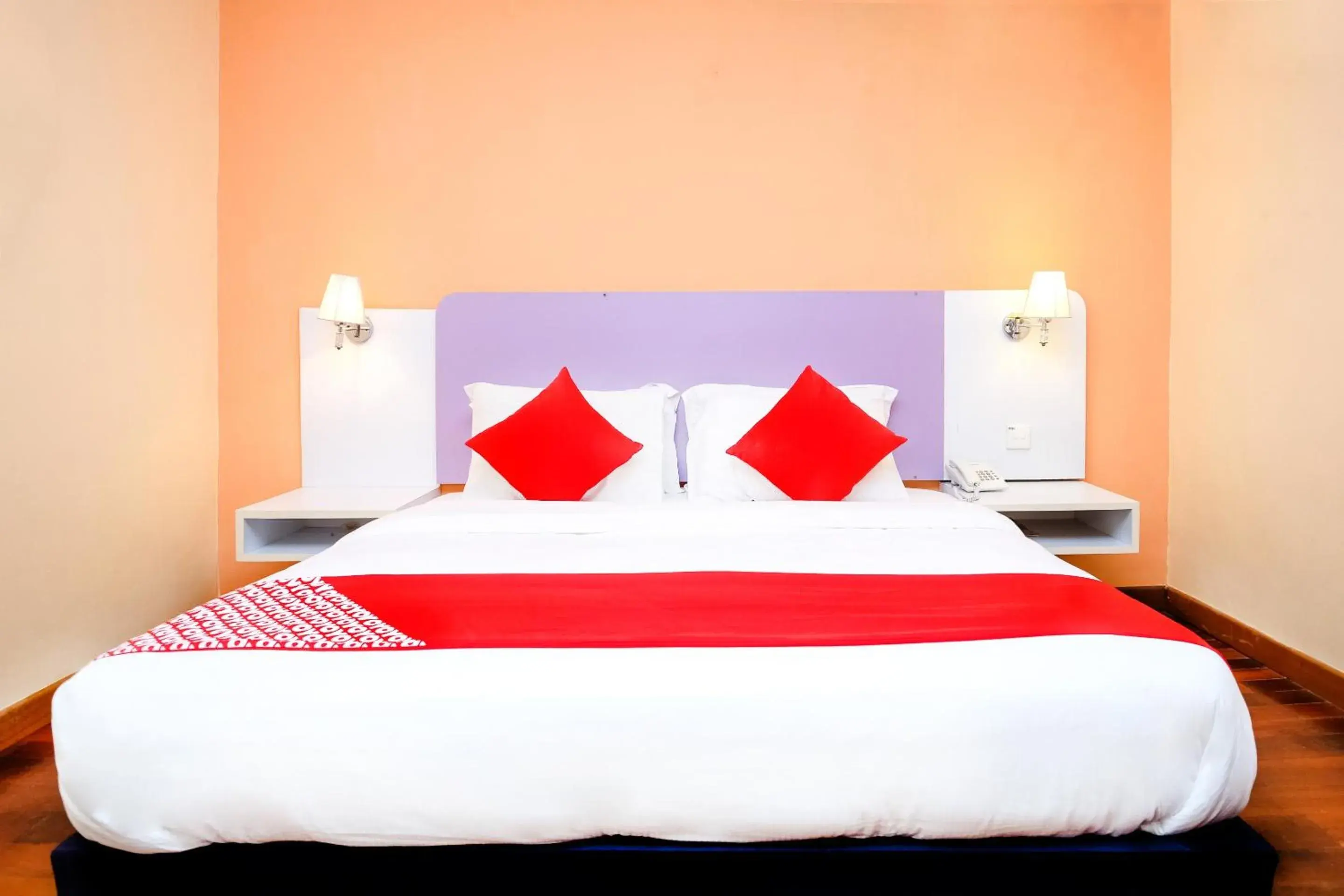 Bedroom, Bed in Super OYO 546 Grand City Hotel