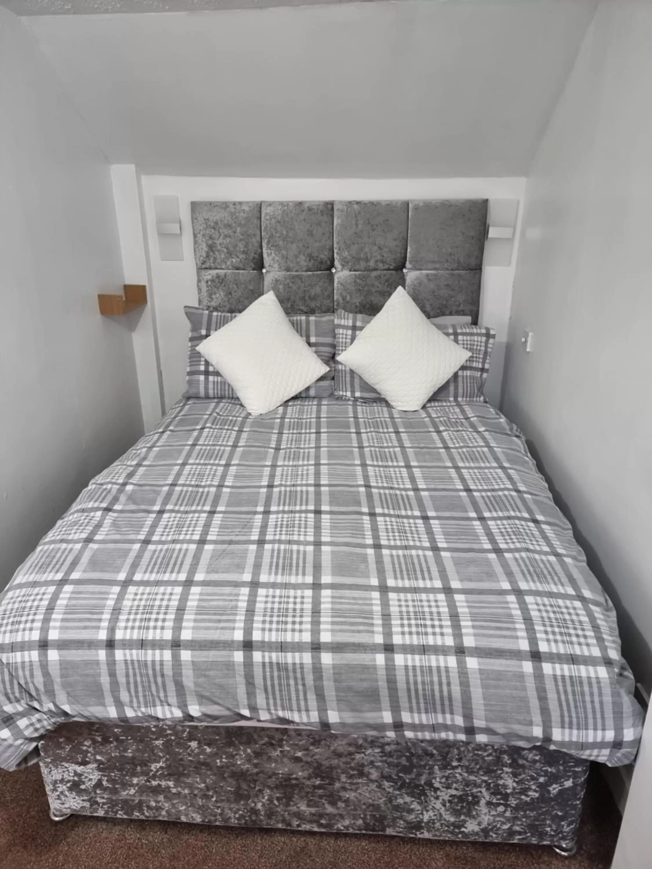 Bed in Glenfern Guest House, also self catering cottage with PRIVATE hot tub