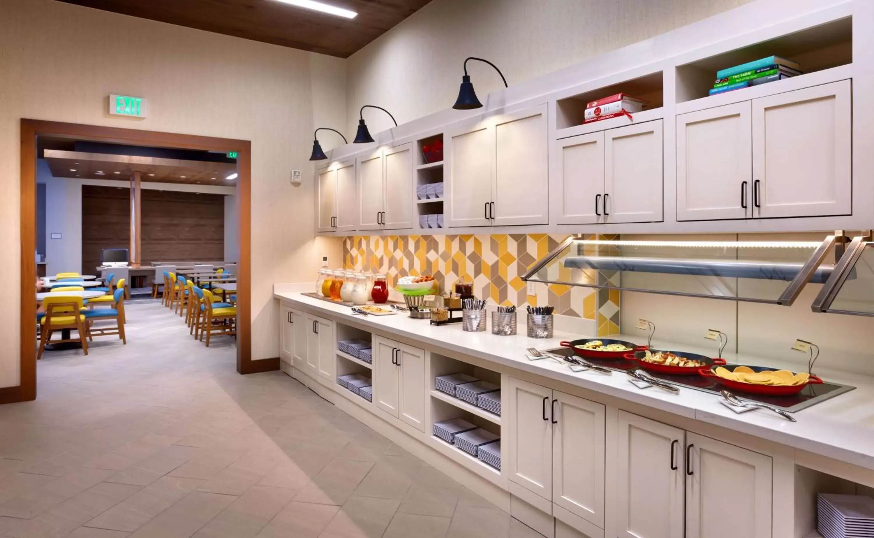 Restaurant/places to eat, Kitchen/Kitchenette in Hyatt Place Salt Lake City Farmington Station Park