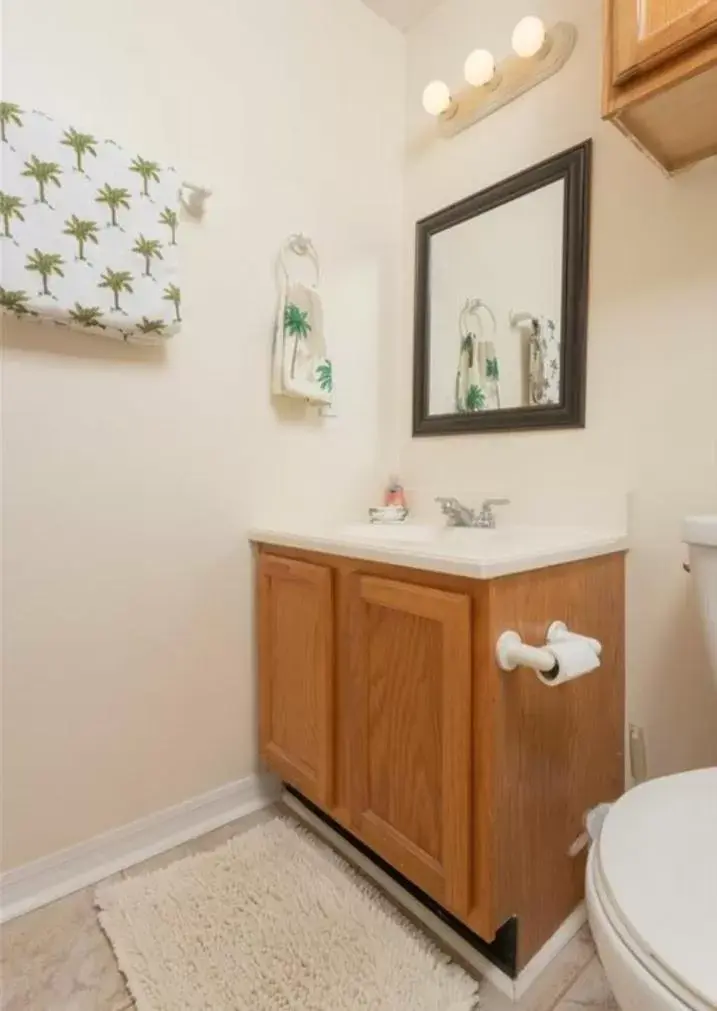 Bathroom in Hibiscus Oceanfront Resort