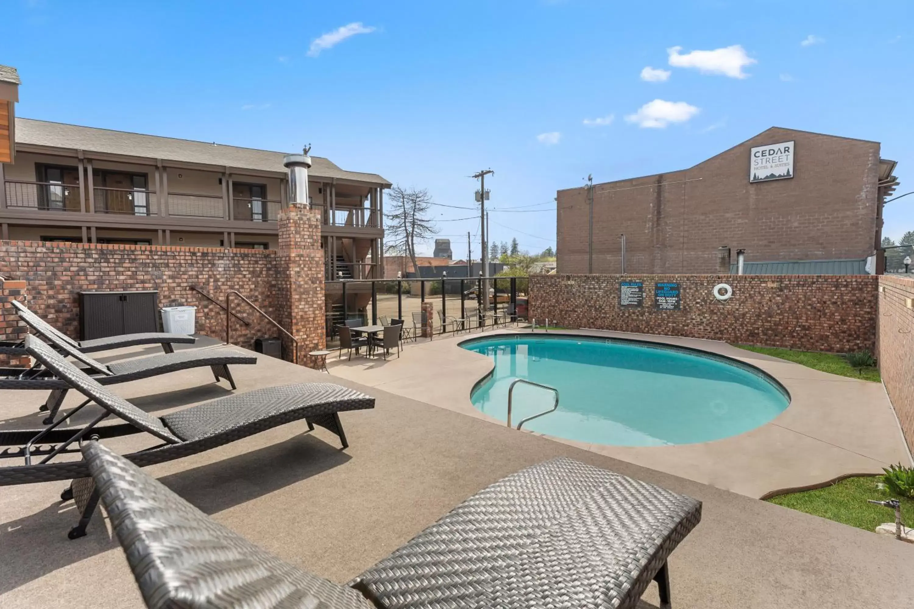 Swimming Pool in Cedar Street Hotel & Suites