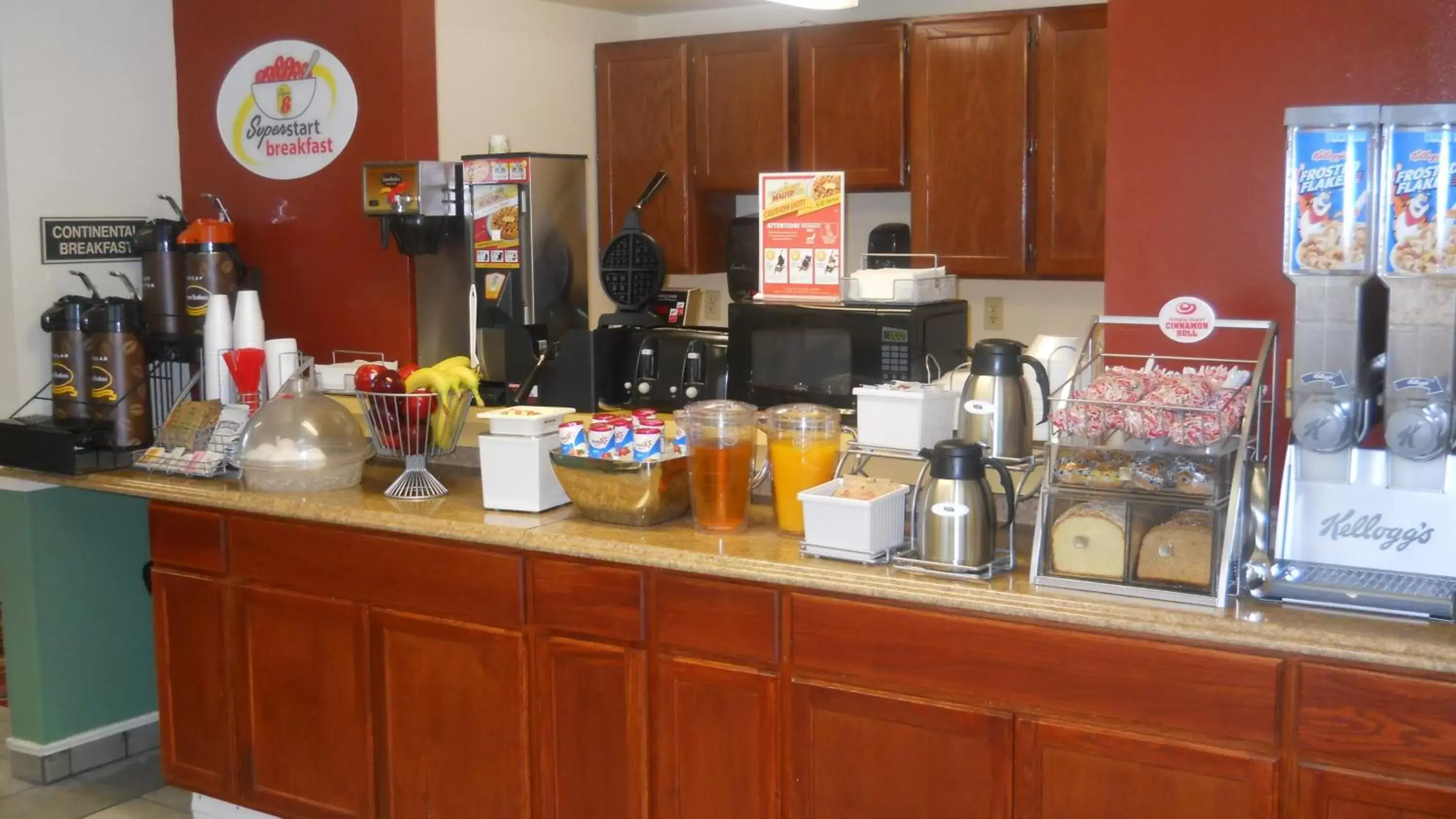 Food in Super 8 by Wyndham Salmon Food in Super 8 by Wyndham Salmon