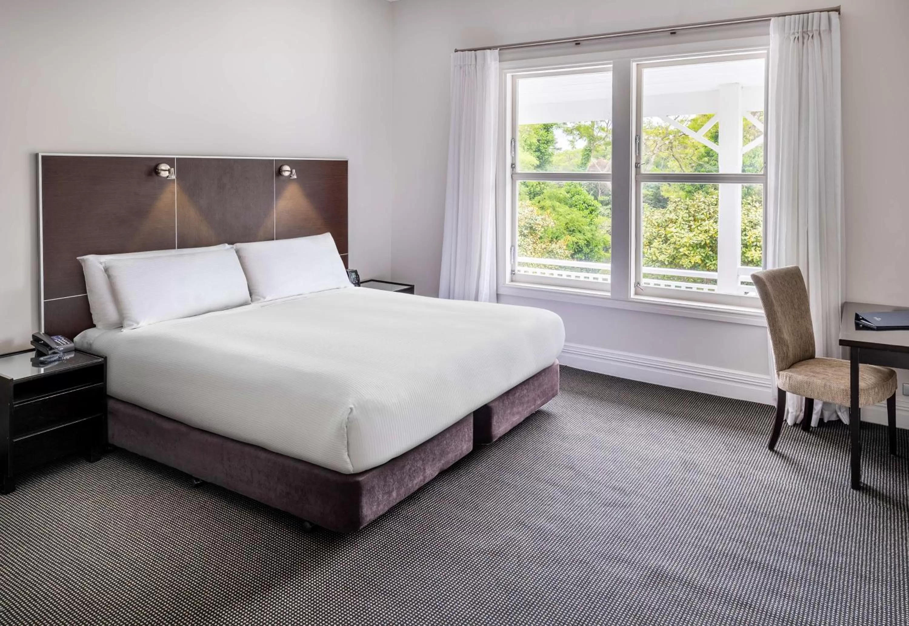 Bedroom, Bed in Hilton Lake Taupo