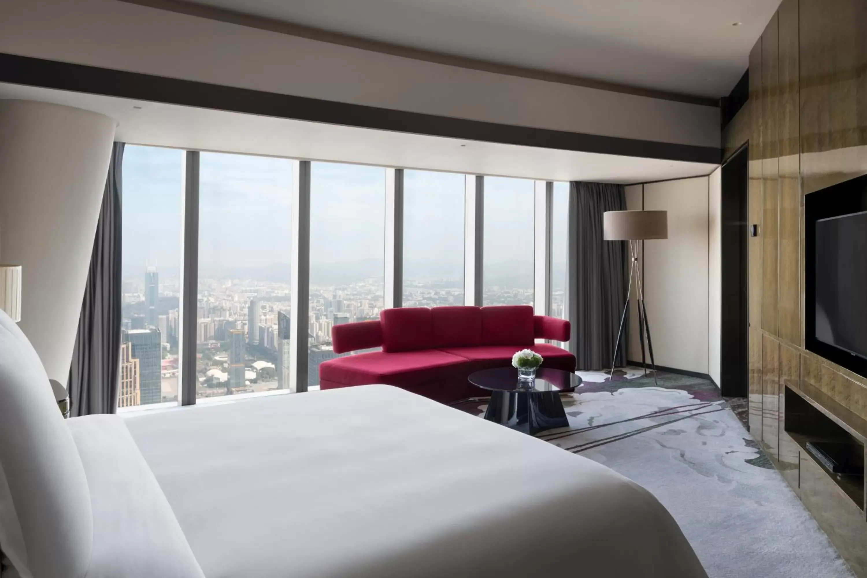 Bedroom in Four Seasons Hotel Guangzhou - Free Shuttle Bus to Canton Fair Complex during Canton Fair period