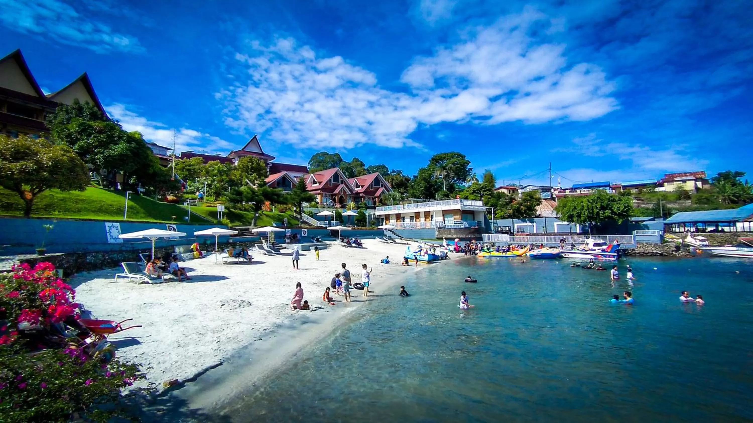 Beach in Khas Parapat