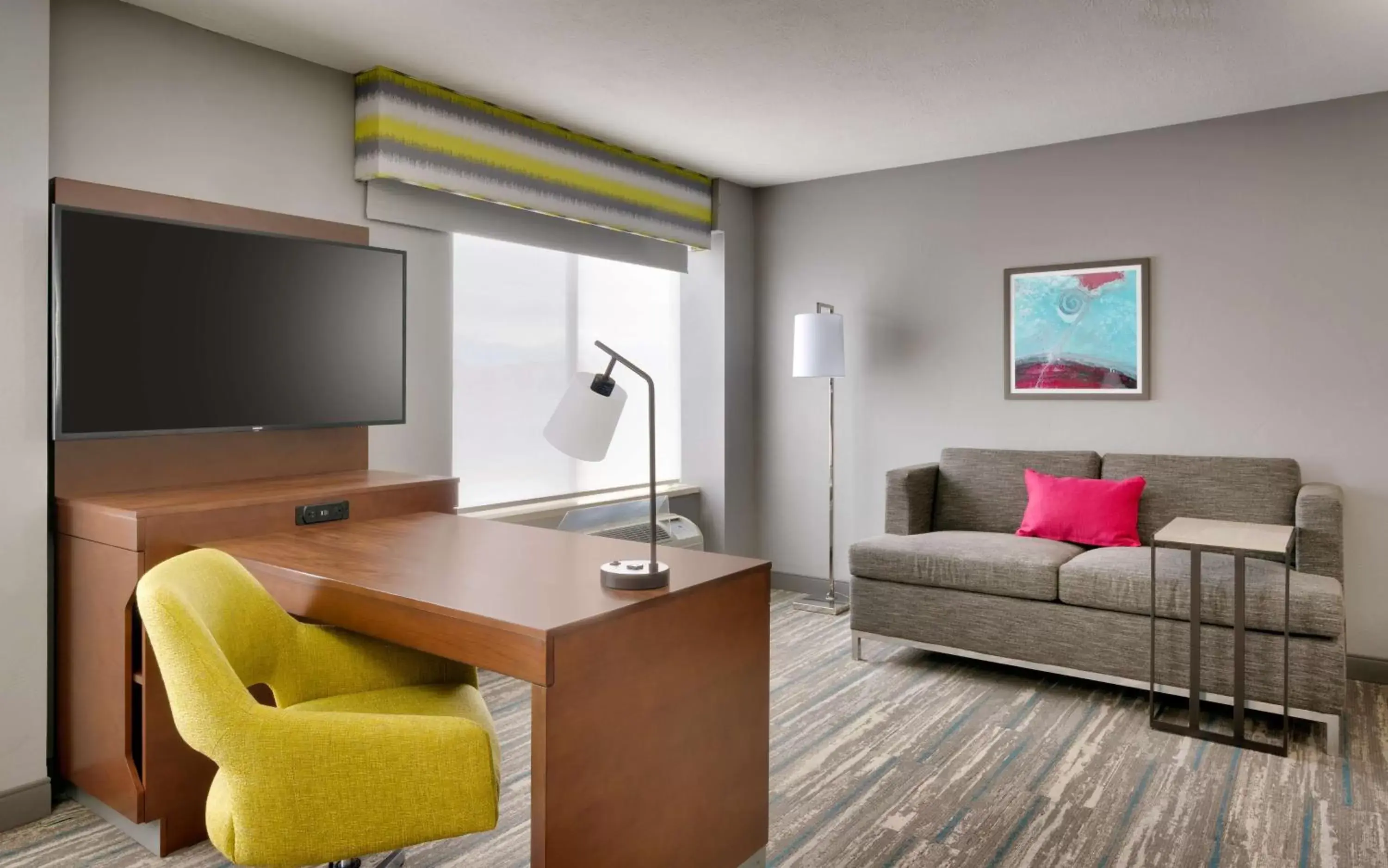 Living room, Seating Area in Hampton Inn & Suites Salt Lake City Airport