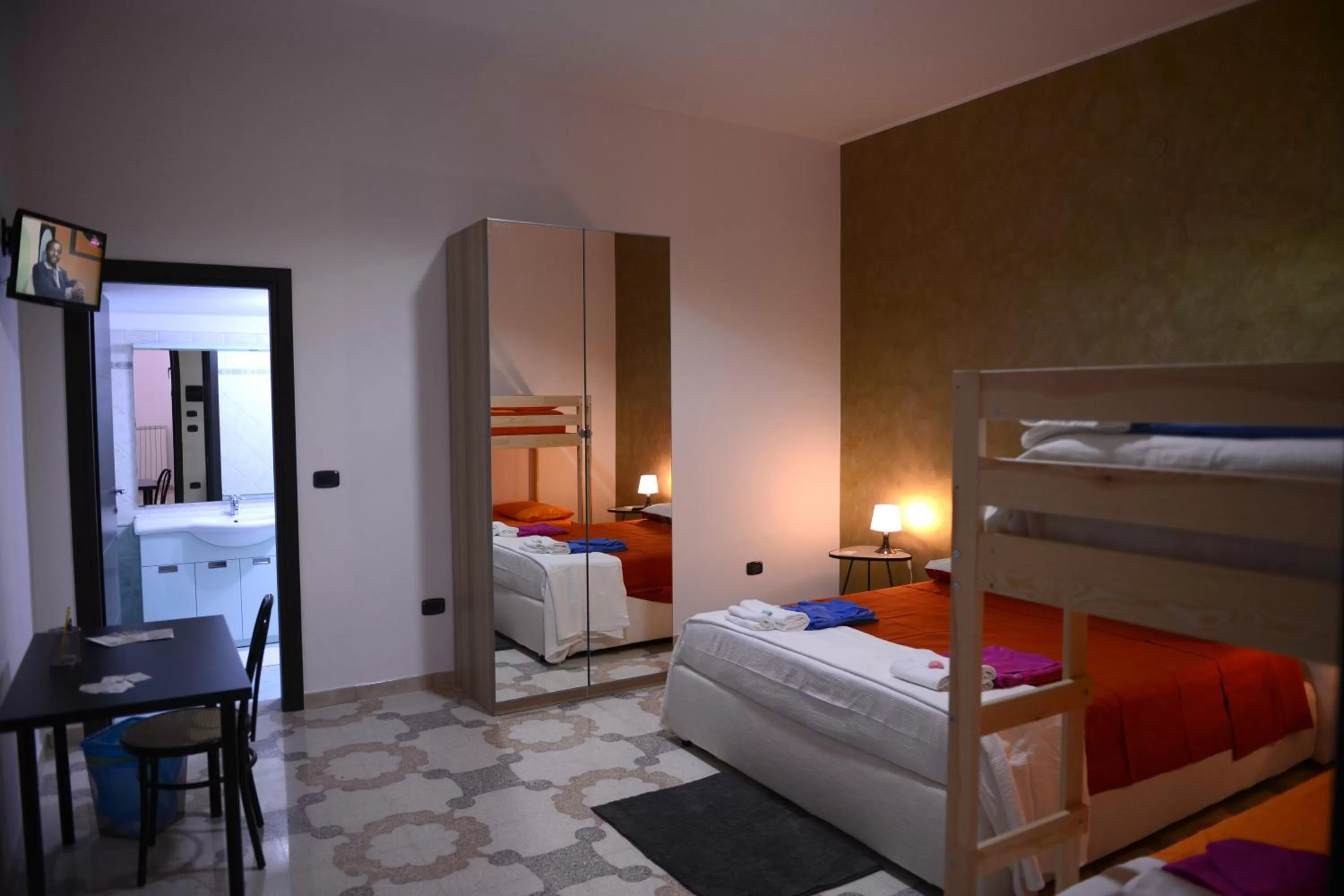 Photo of the whole room, Bed in Bed & breakfast "MAZZINI"