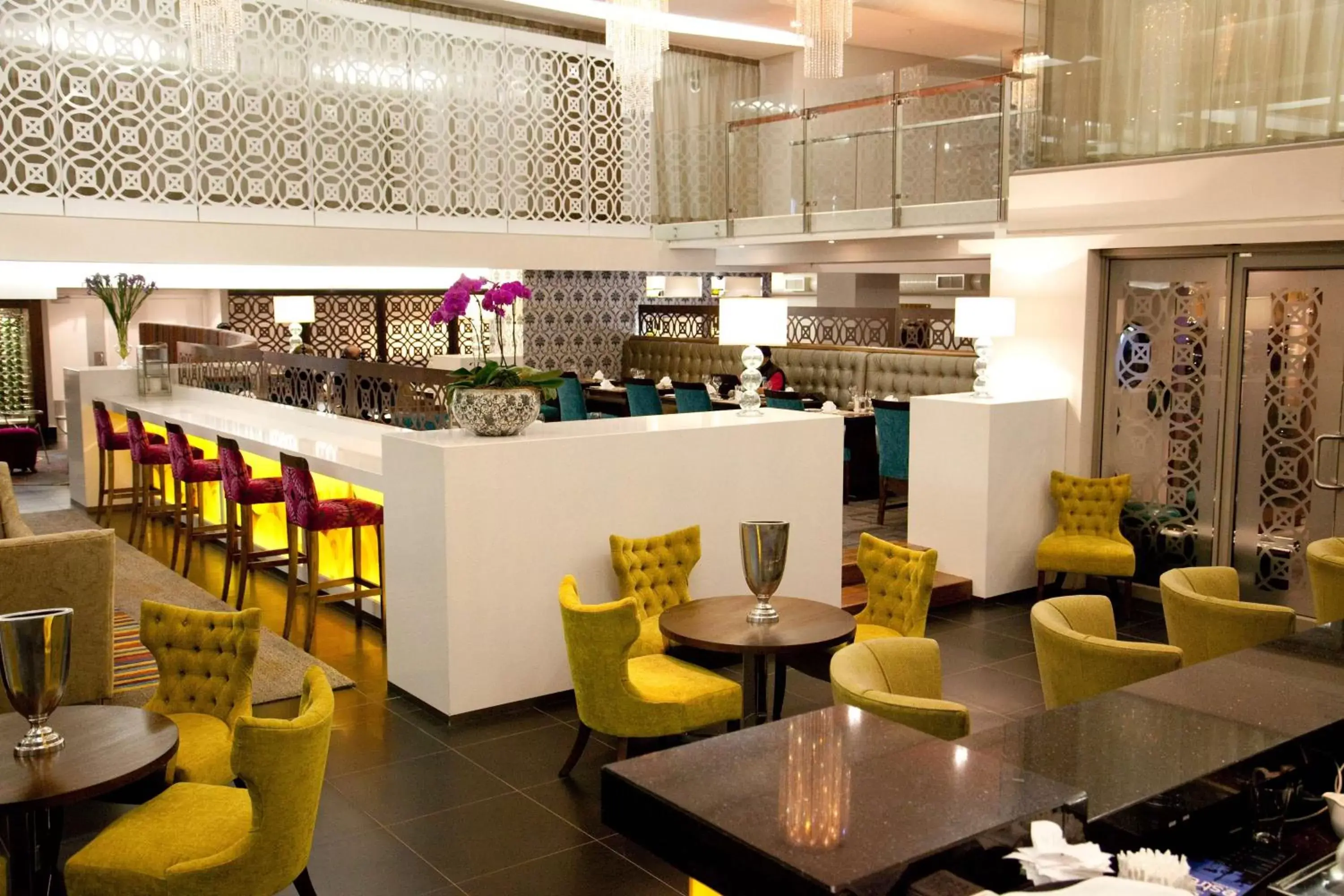 Restaurant/places to eat, Lounge/Bar in DoubleTree by Hilton Cape Town Upper Eastside