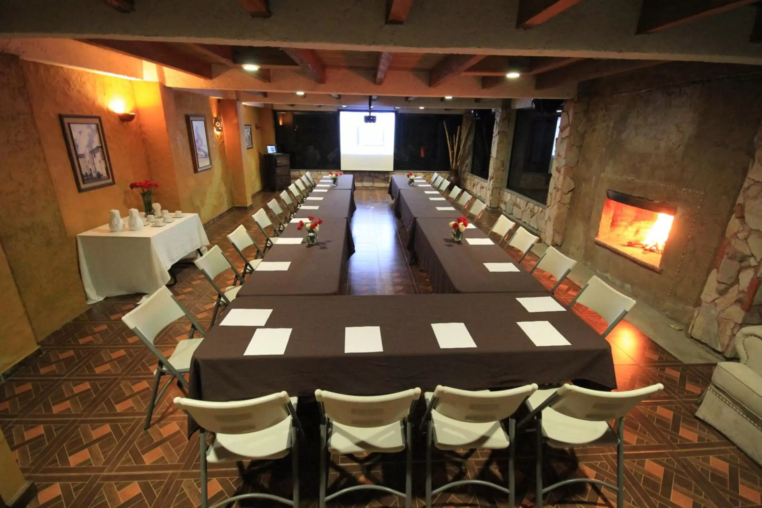 Business facilities, Banquet Facilities in Hotel & Cava La Parroquia