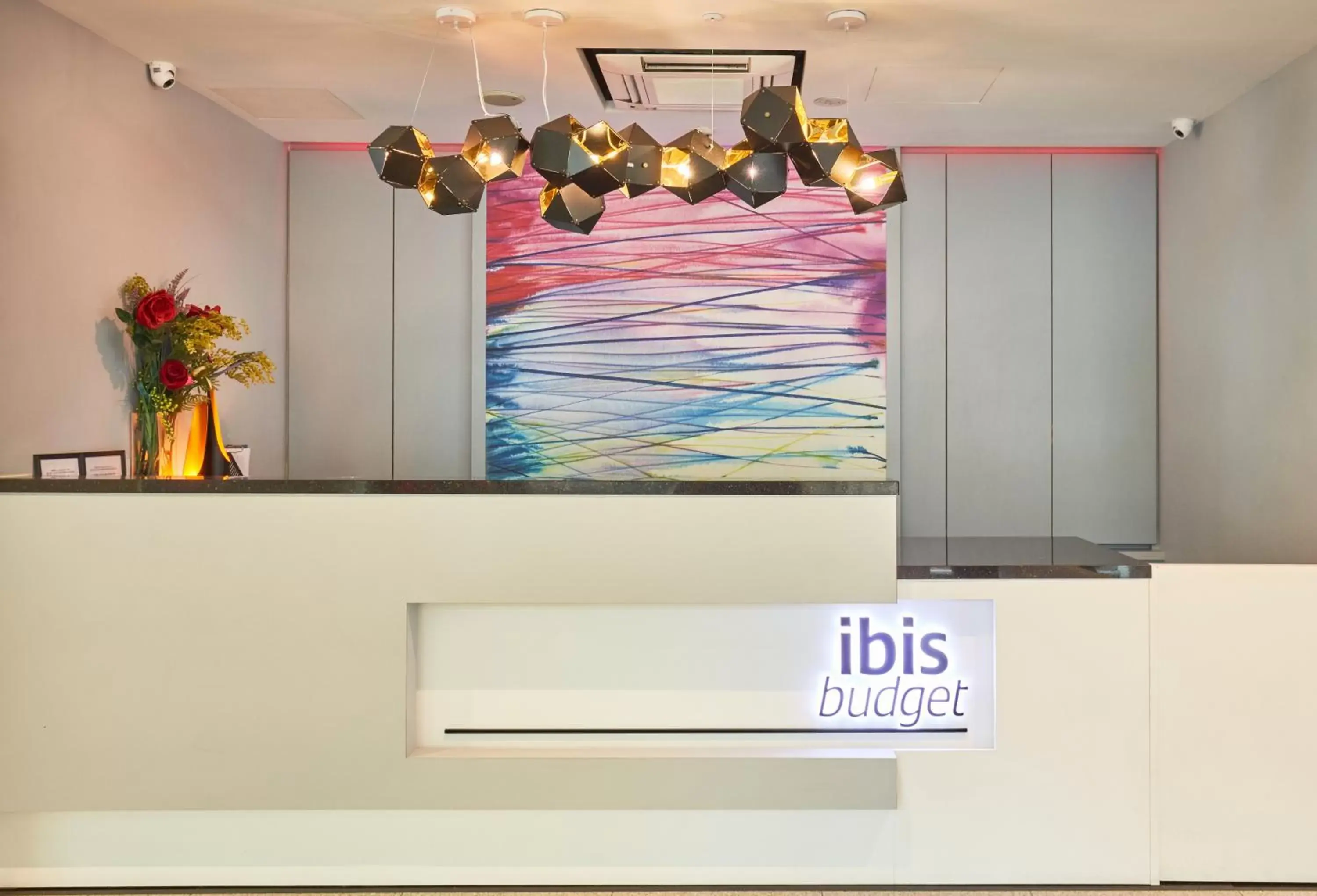 Lobby or reception, TV/Entertainment Center in Ibis Budget Singapore Imperial
