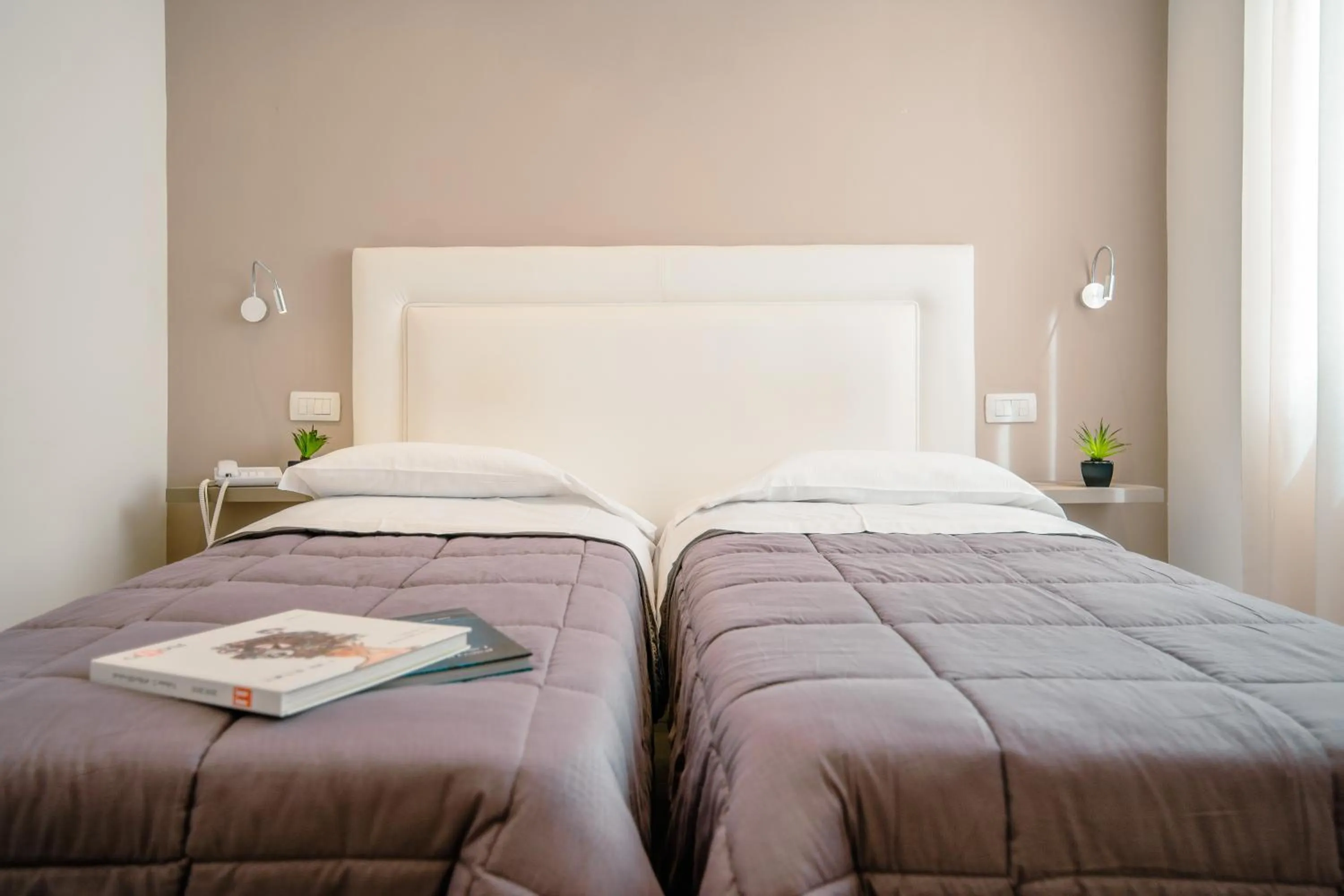 Photo of the whole room, Bed in Hotel Bruman Salerno