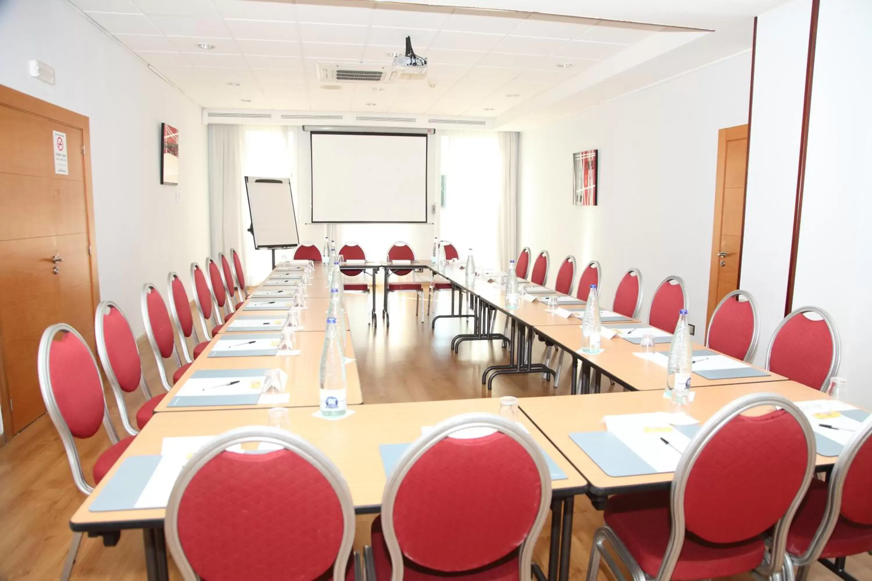 Meeting/conference room in Campanile Barcelona