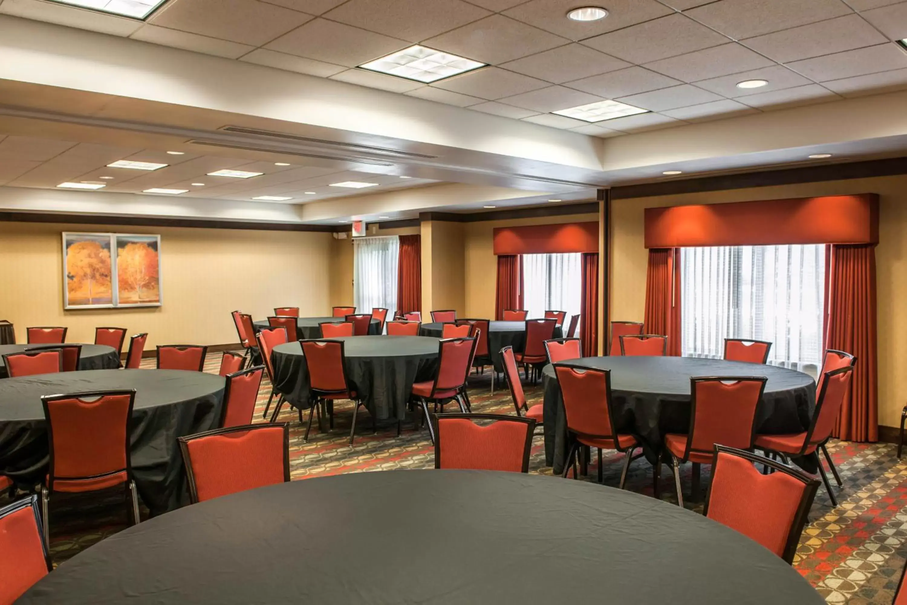 Meeting/conference room, Restaurant/Places to Eat in Holiday Inn - Indianapolis Downtown, an IHG Hotel