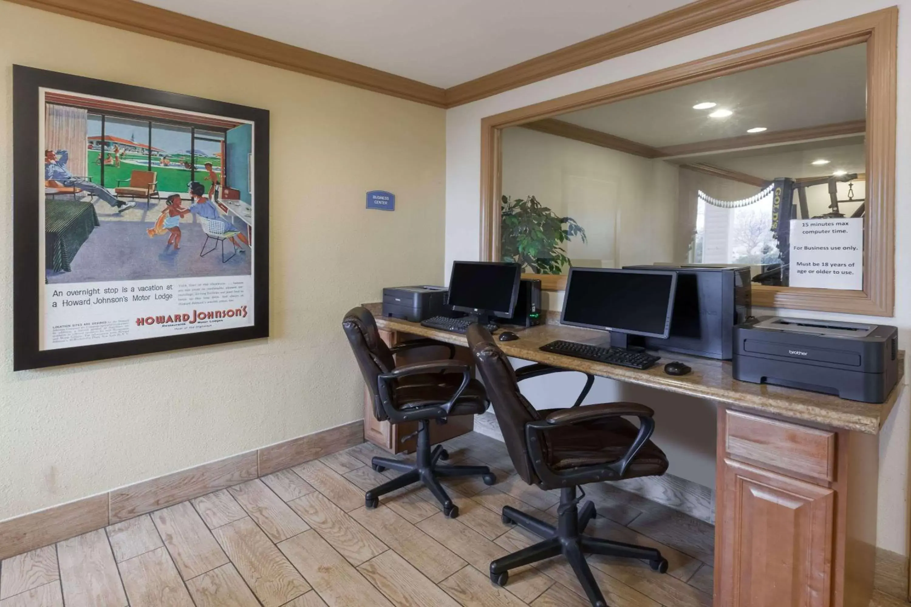 Business facilities in Howard Johnson by Wyndham Romulus Detroit Metro Airport