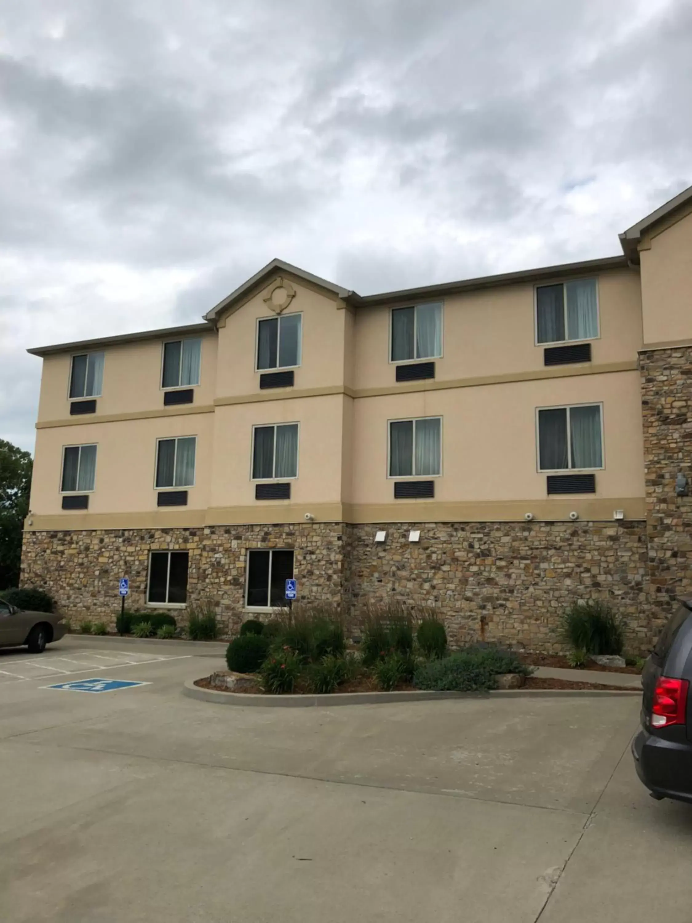 Property Building in Countryview Inn & Suites