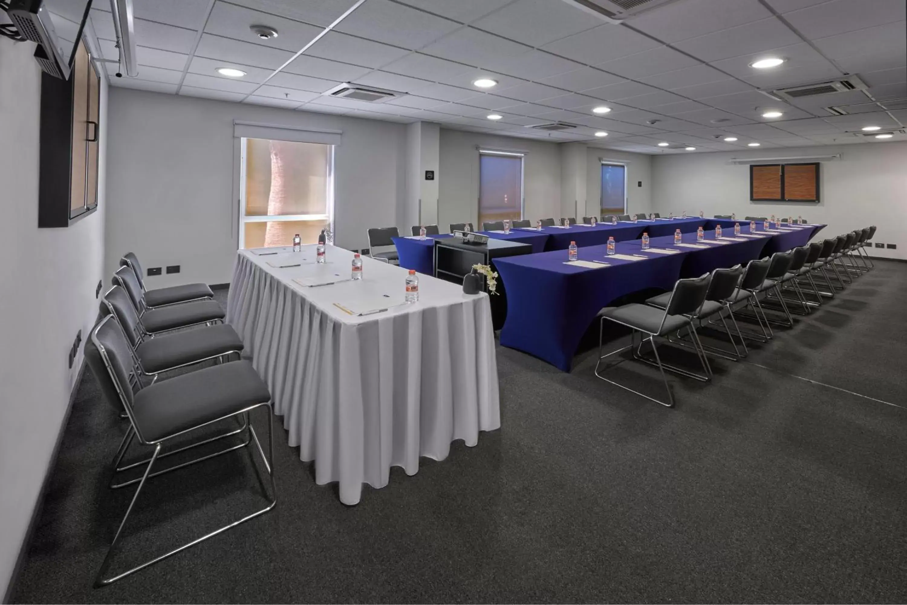 Meeting/conference room in City Express by Marriott Queretaro Jurica