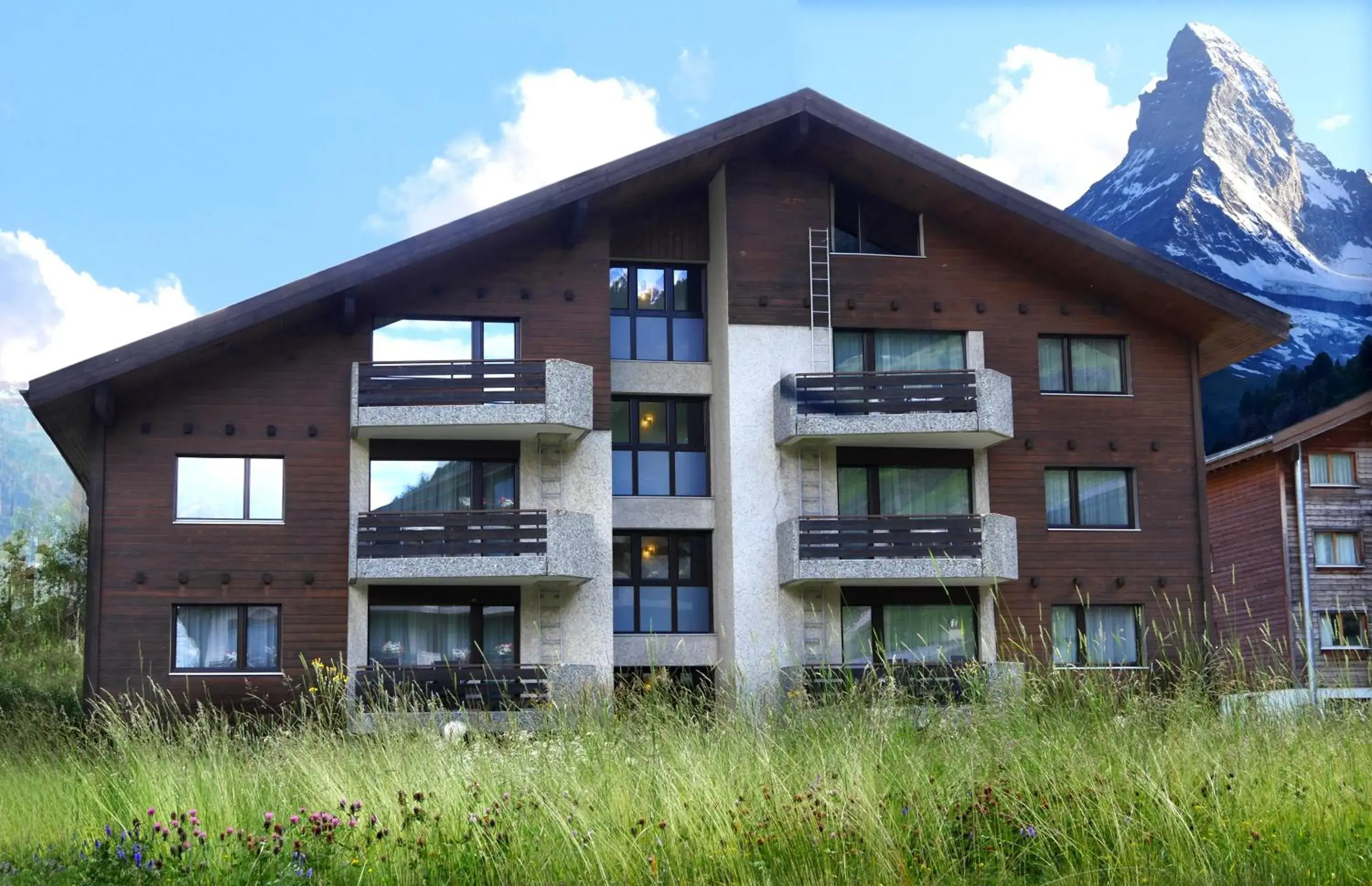 Property Building in Hotel Ambassador Zermatt