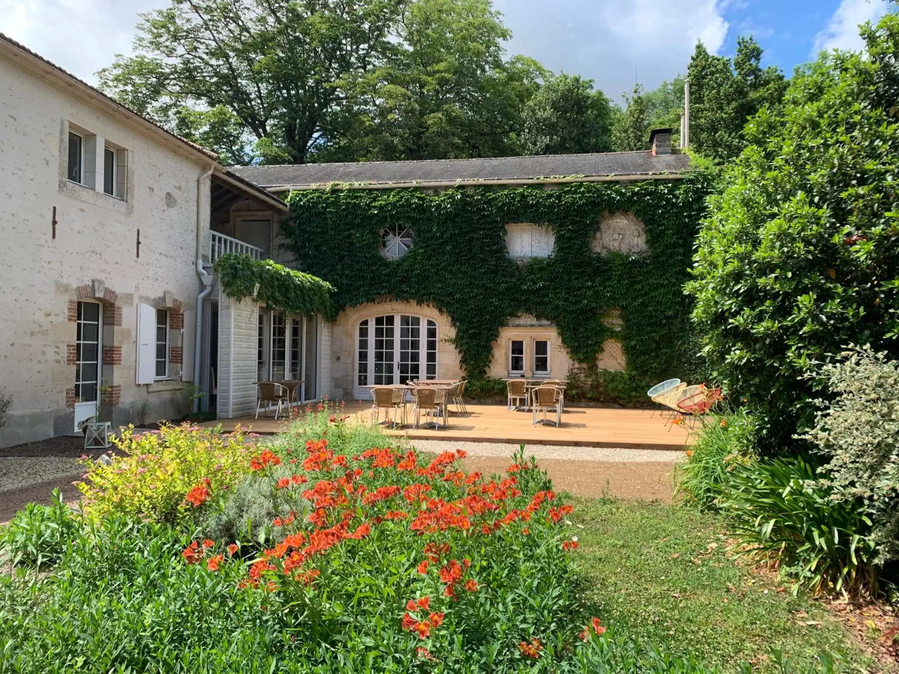 Garden, Property Building in Clos de la Court d'Aron