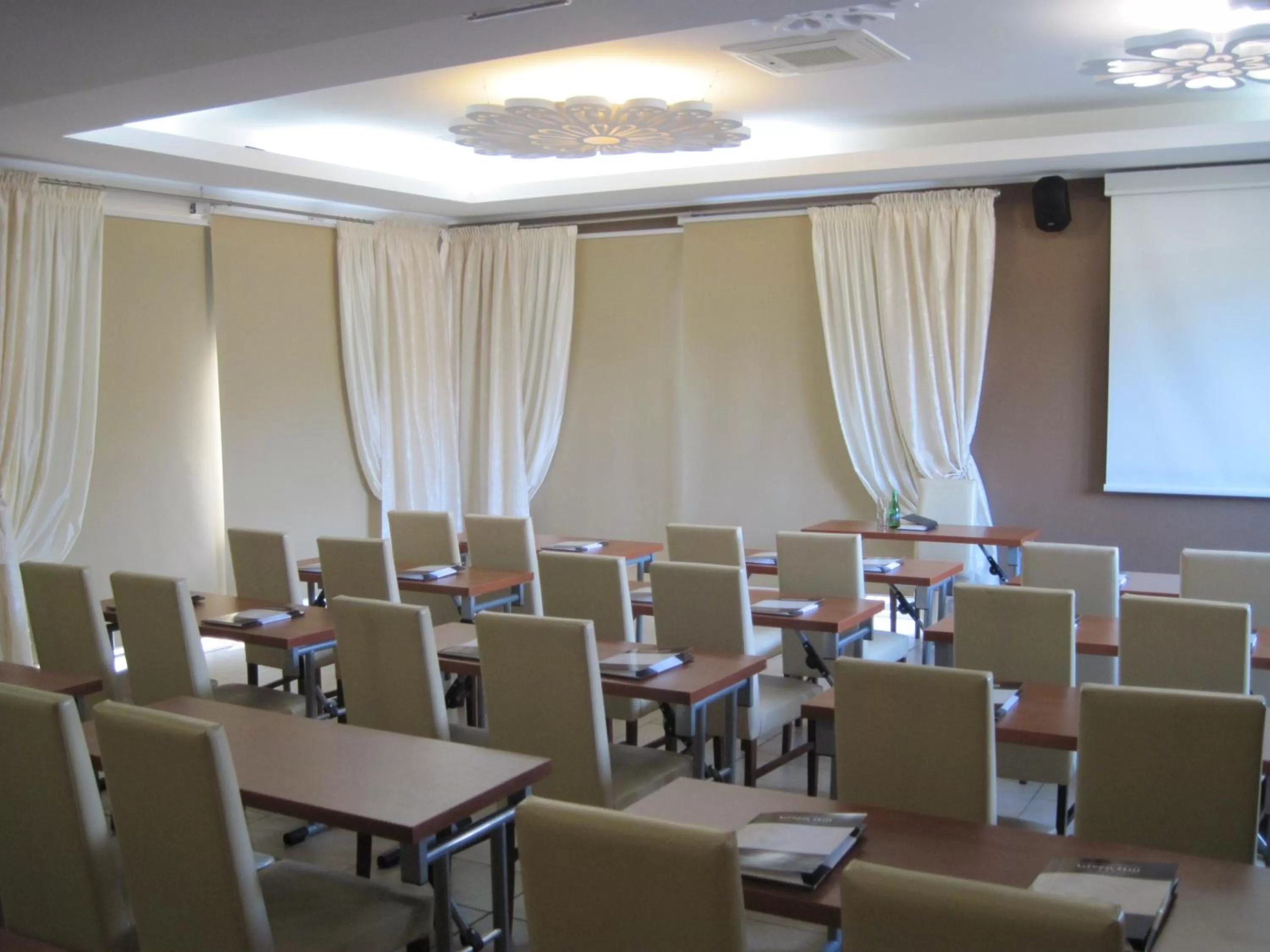 Meeting/conference room in Centrum Green Hill Business & SPA