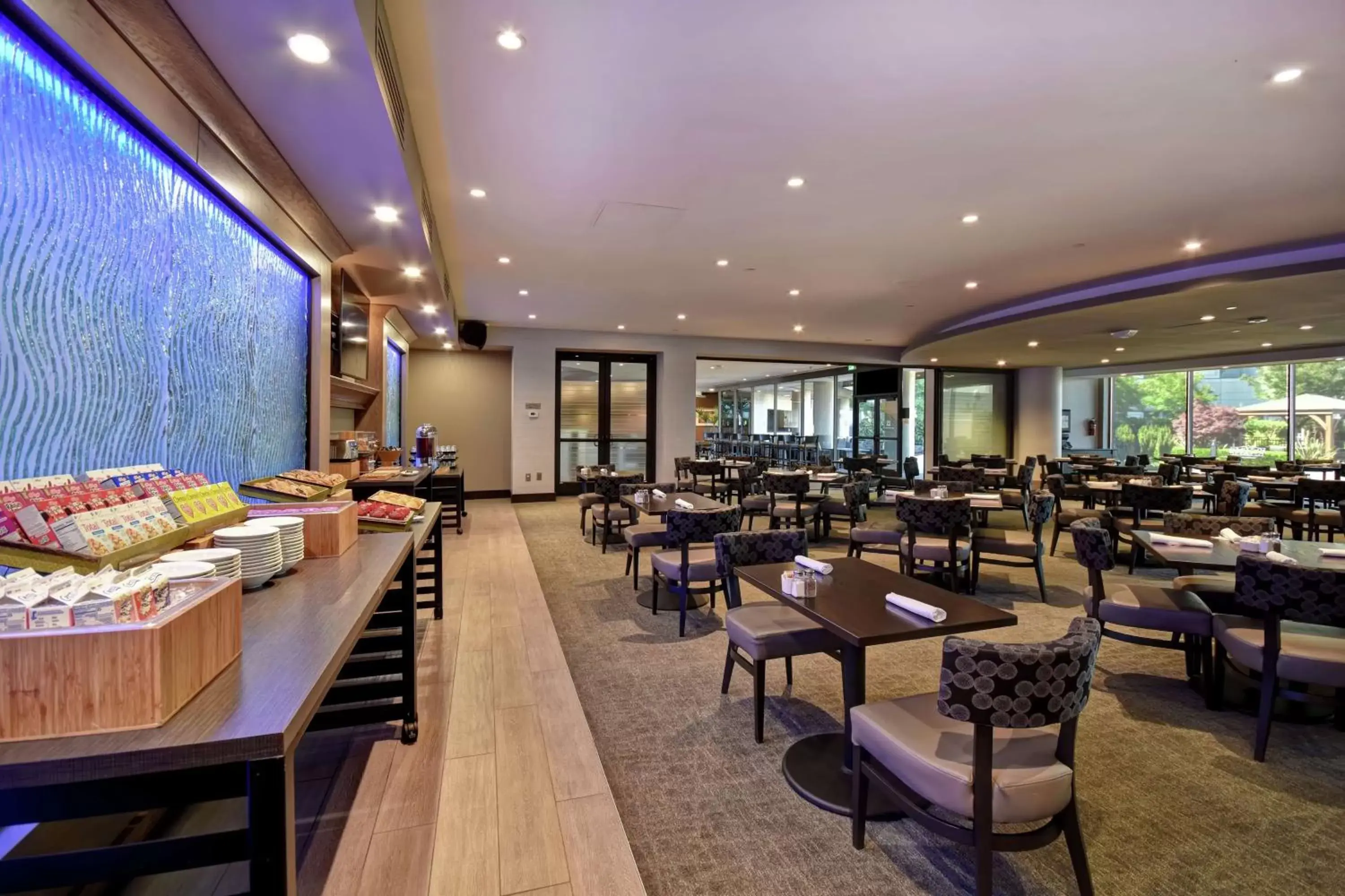 Breakfast, Restaurant/Places to Eat in DoubleTree by Hilton Pleasanton at The Club