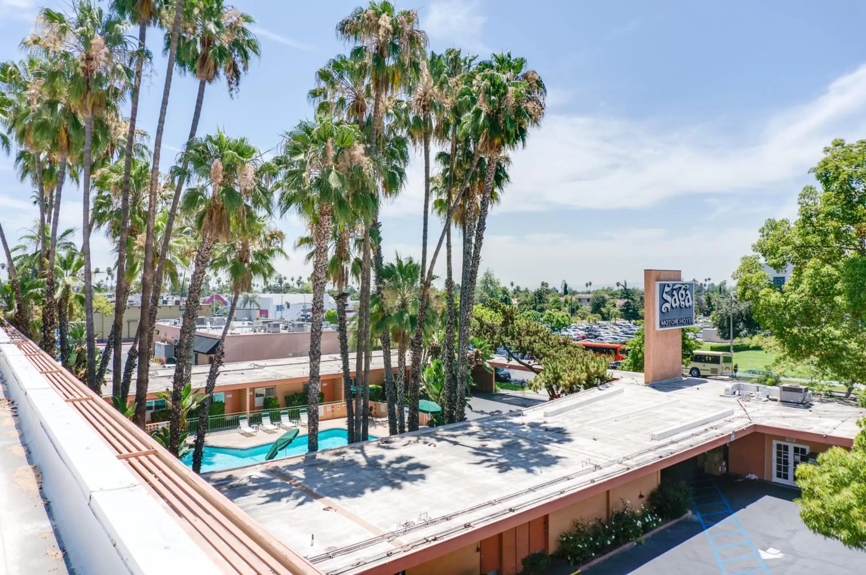 Facade/entrance, Pool View in Saga Motor Hotel Pasadena