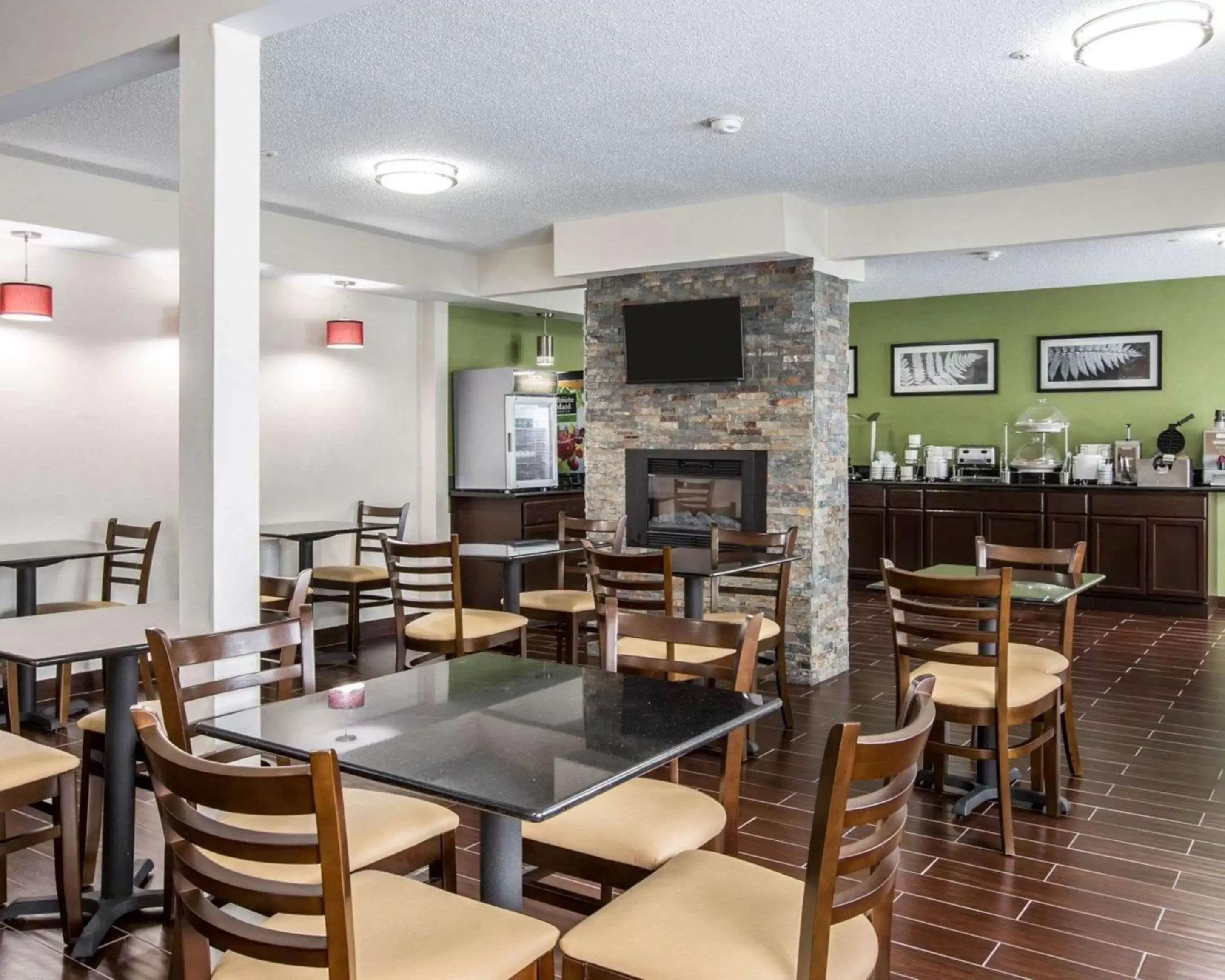 Restaurant/Places to Eat in Sleep Inn - Hickory