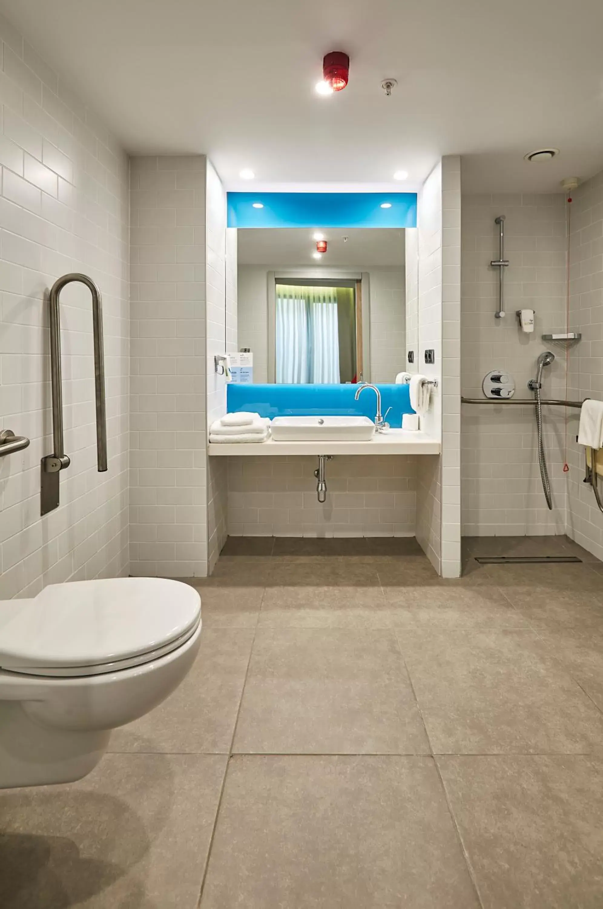 Toilet, Bathroom in Holiday Inn Express - Istanbul - Atakoy Metro, an IHG Hotel
