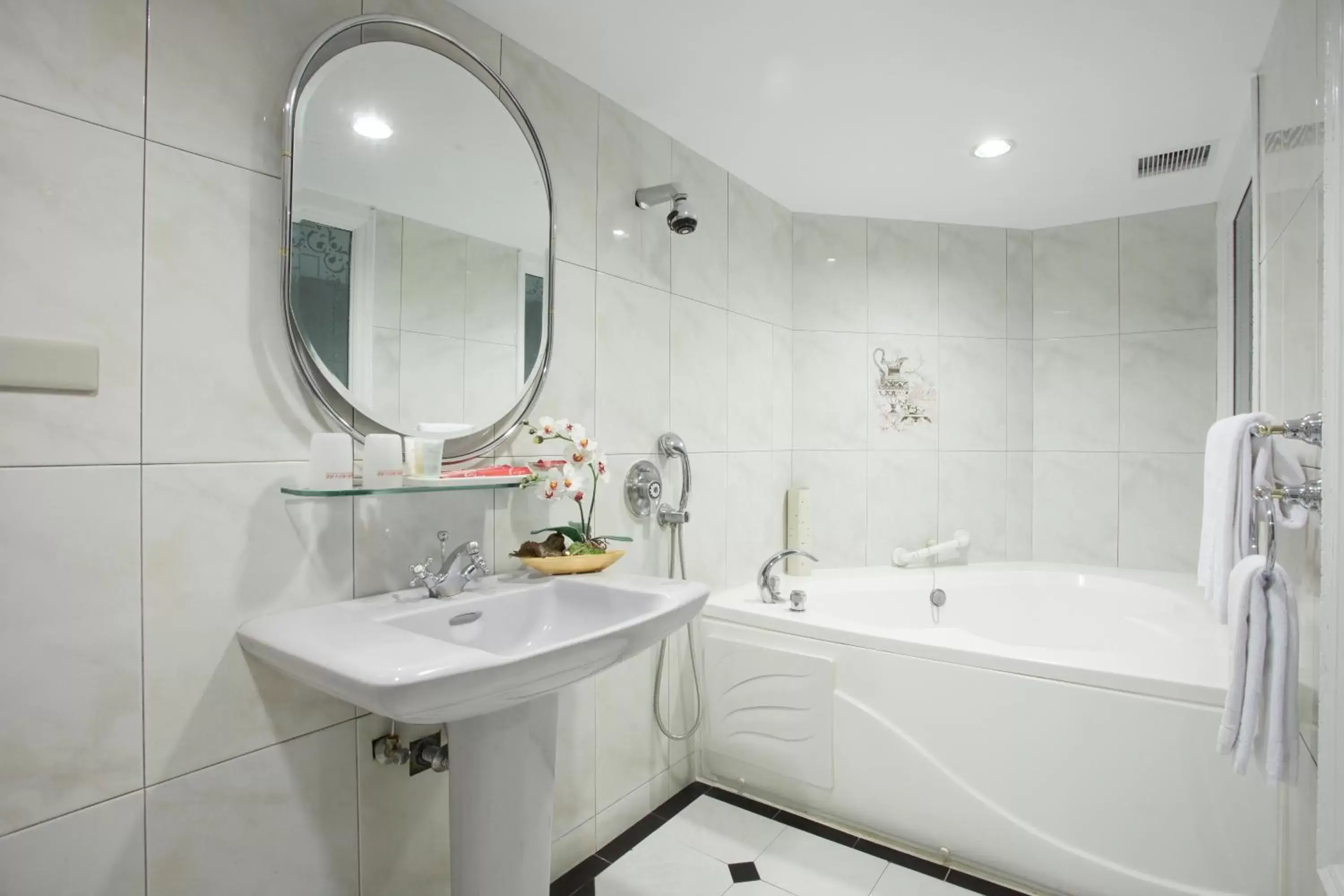 Bathroom in Charming Castle Hotel