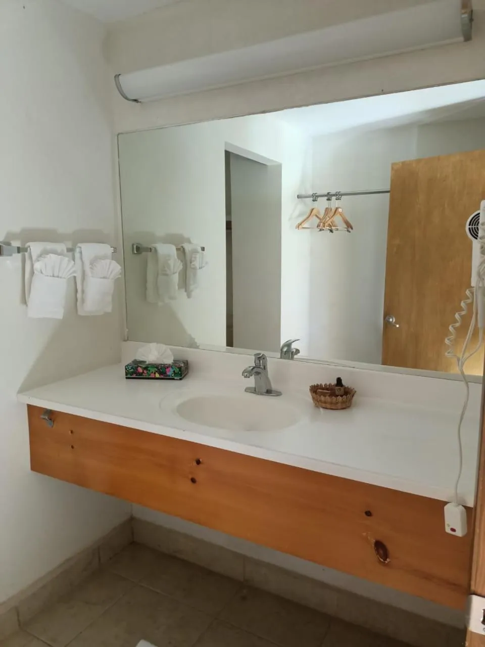 Bathroom, Bed in Tripui Hotel