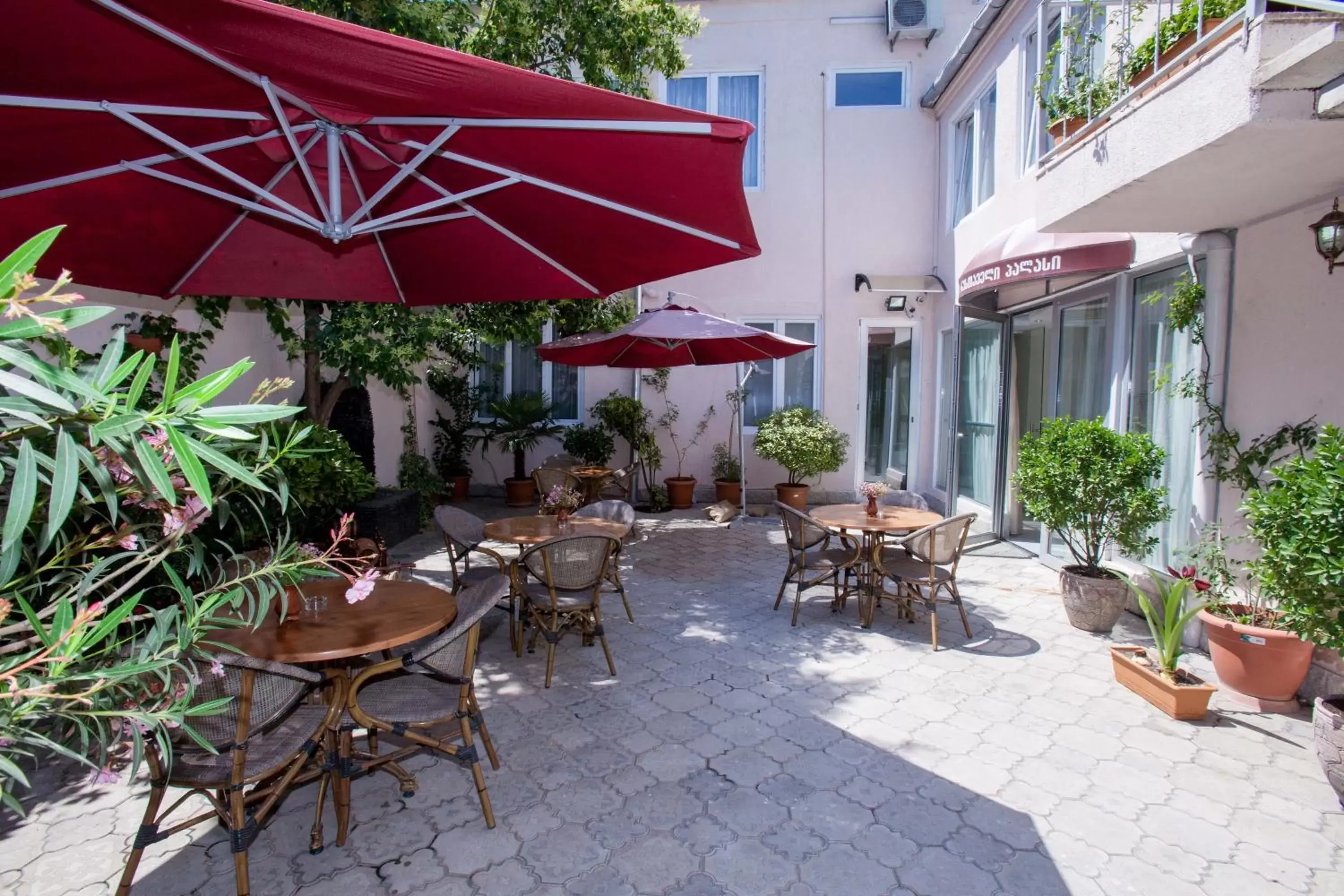 Patio, Restaurant/Places to Eat in Rustaveli Palace