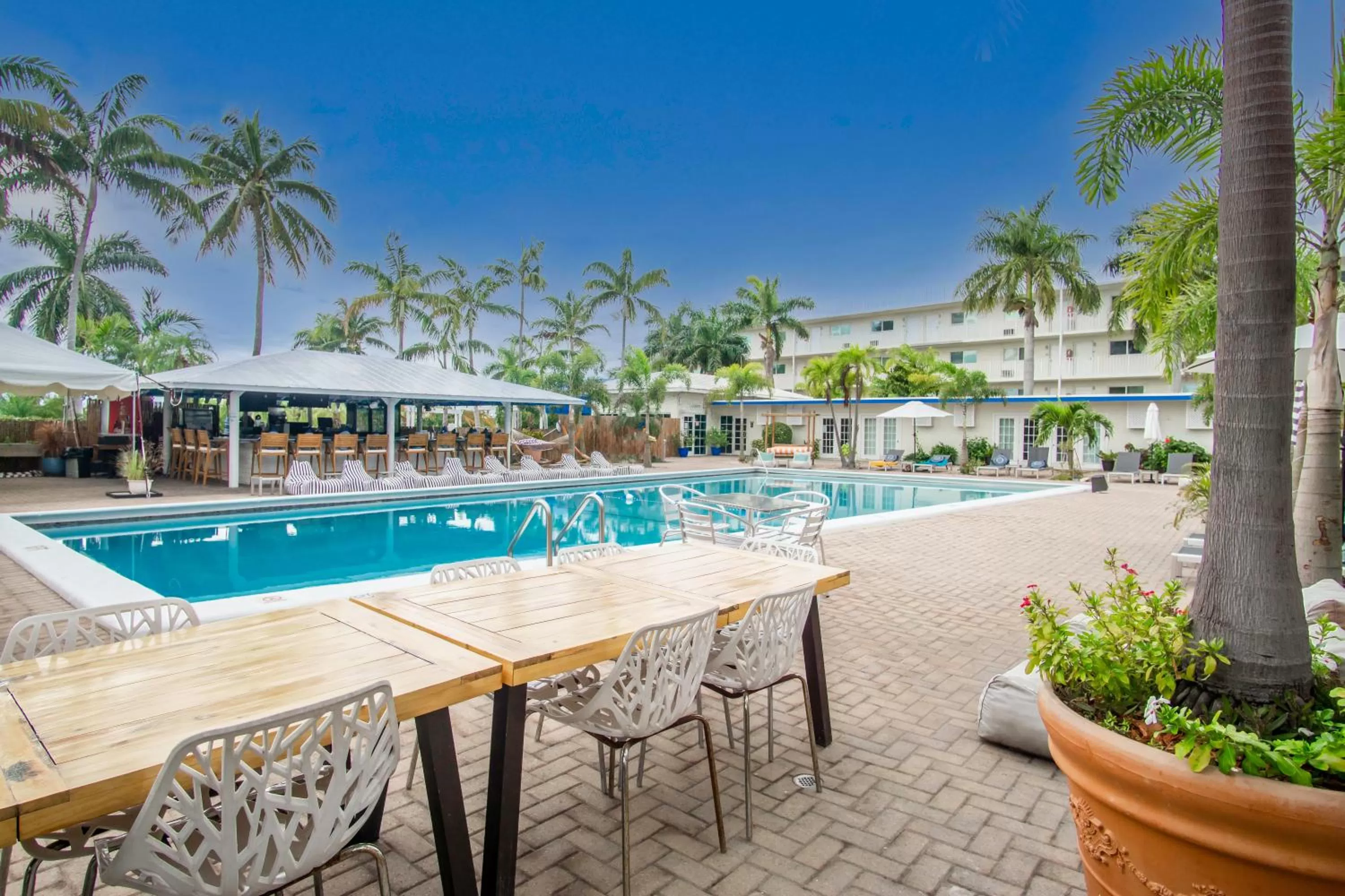 Swimming pool in Skipjack Resort & Marina