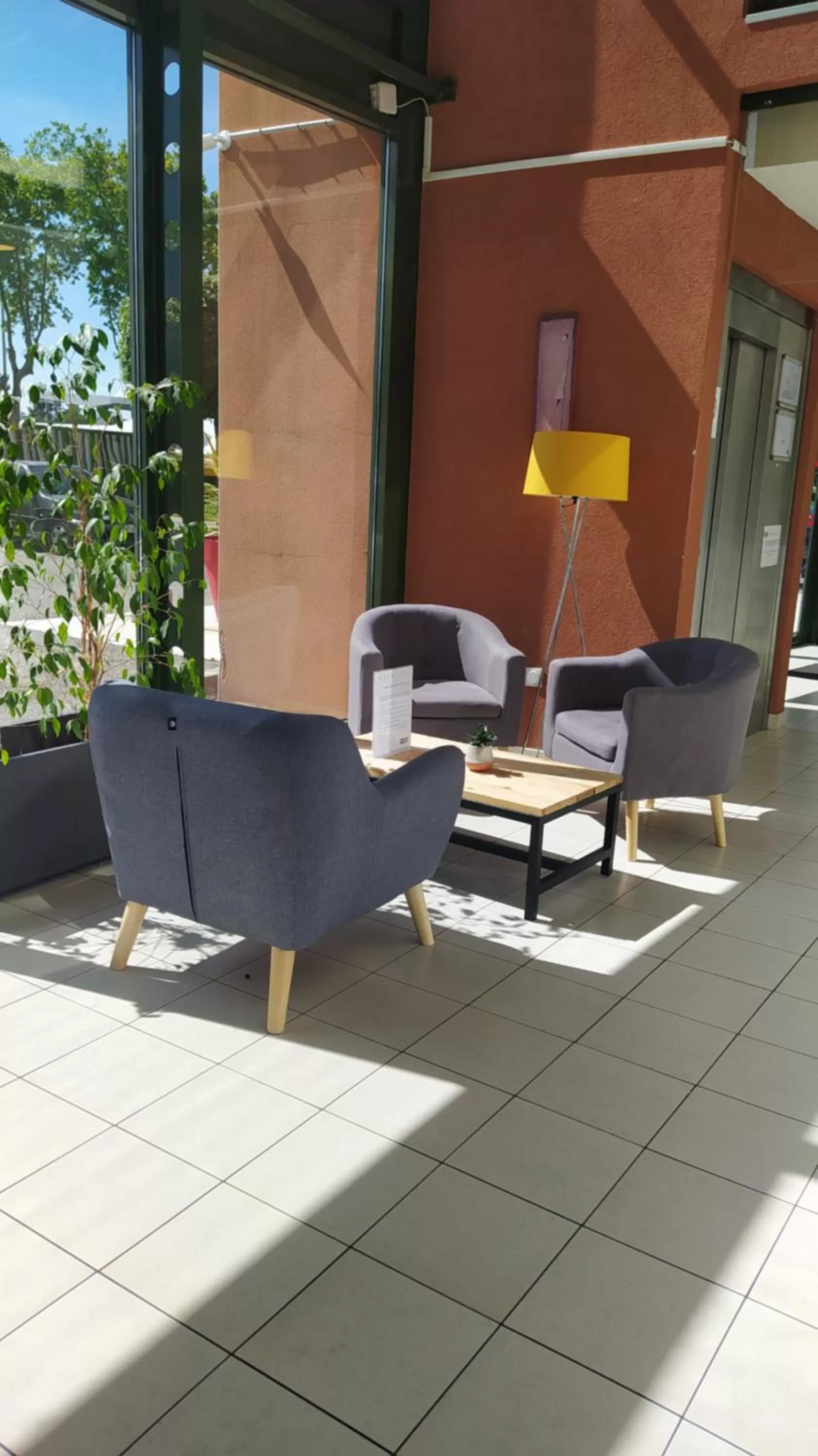 Living room in Cerise Valence