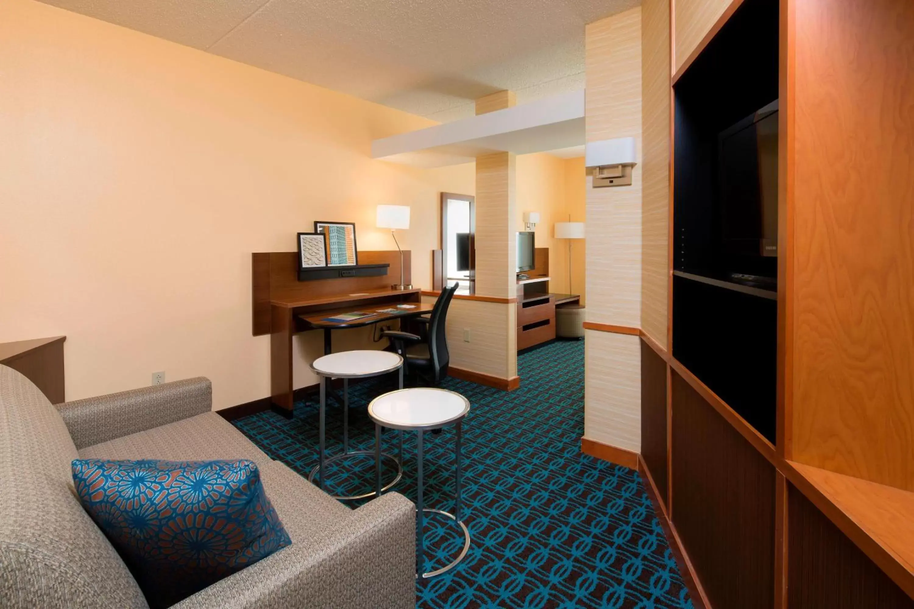 Photo of the whole room, Seating Area in Fairfield Inn & Suites by Marriott Newark Liberty International Airport