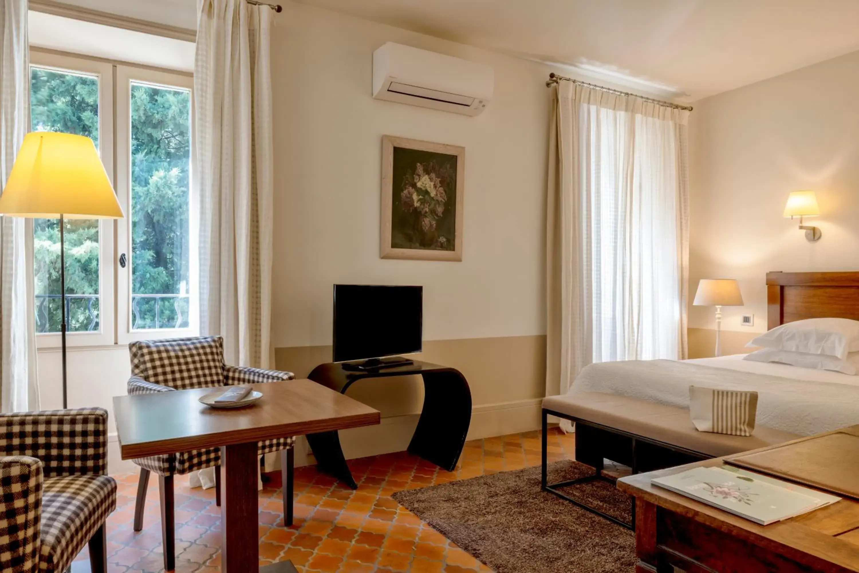 Bedroom, TV/Entertainment Center in Le Prieure