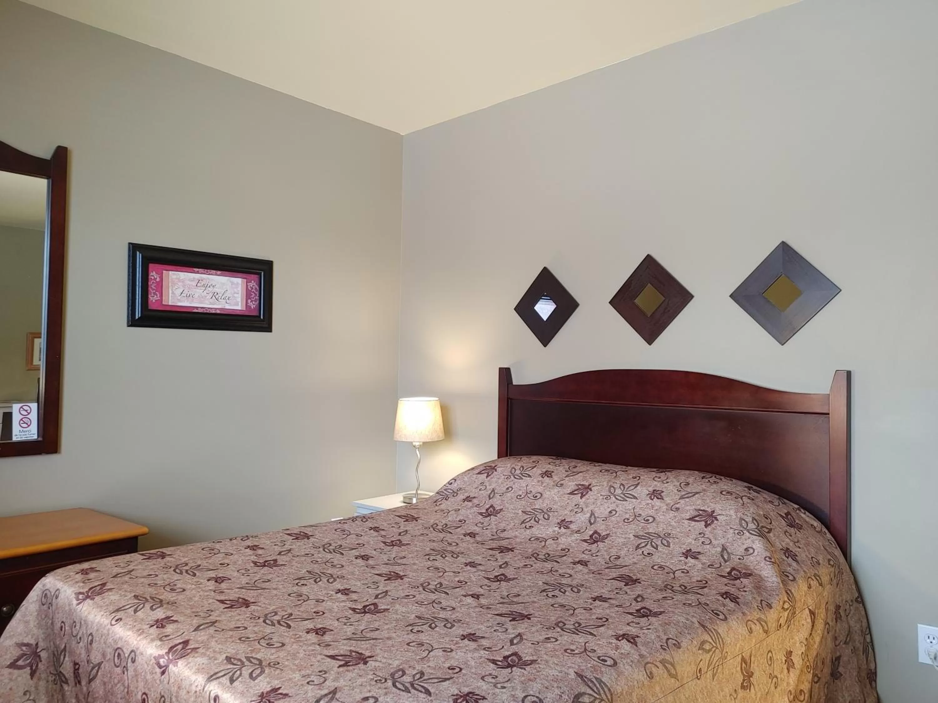 Bed in Hotel Le Must