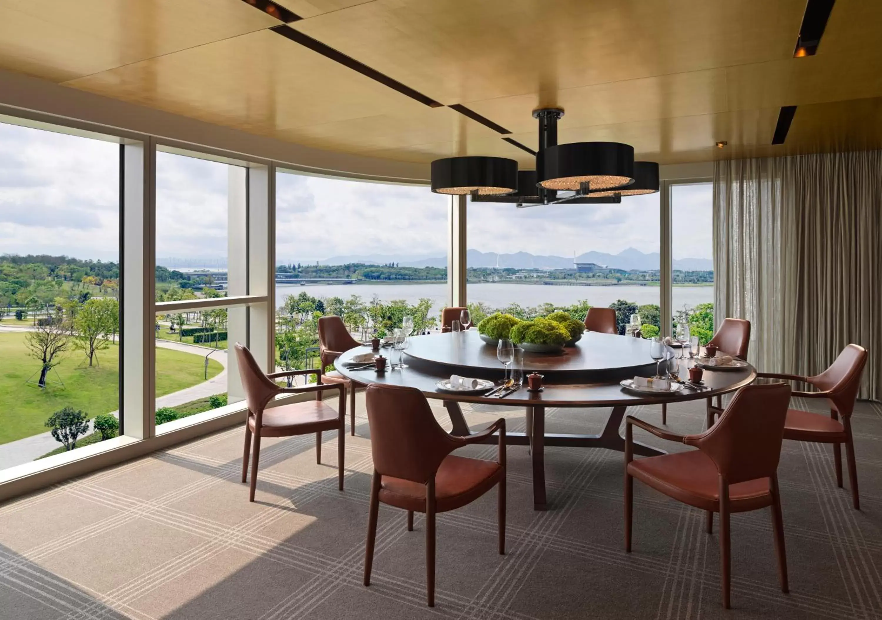 Dining area in Andaz Shenzhen Bay