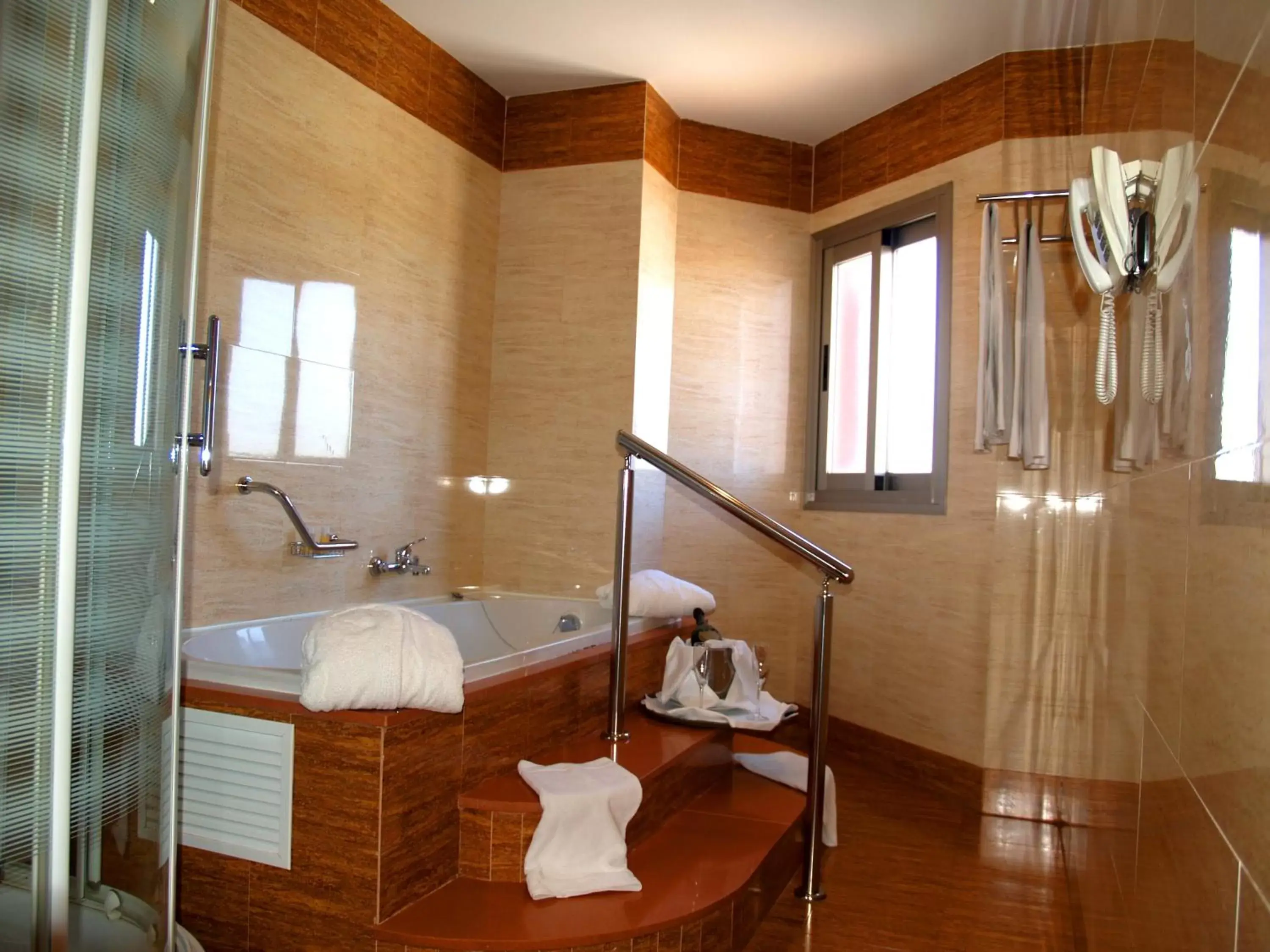Bathroom in Hotel Montera Plaza