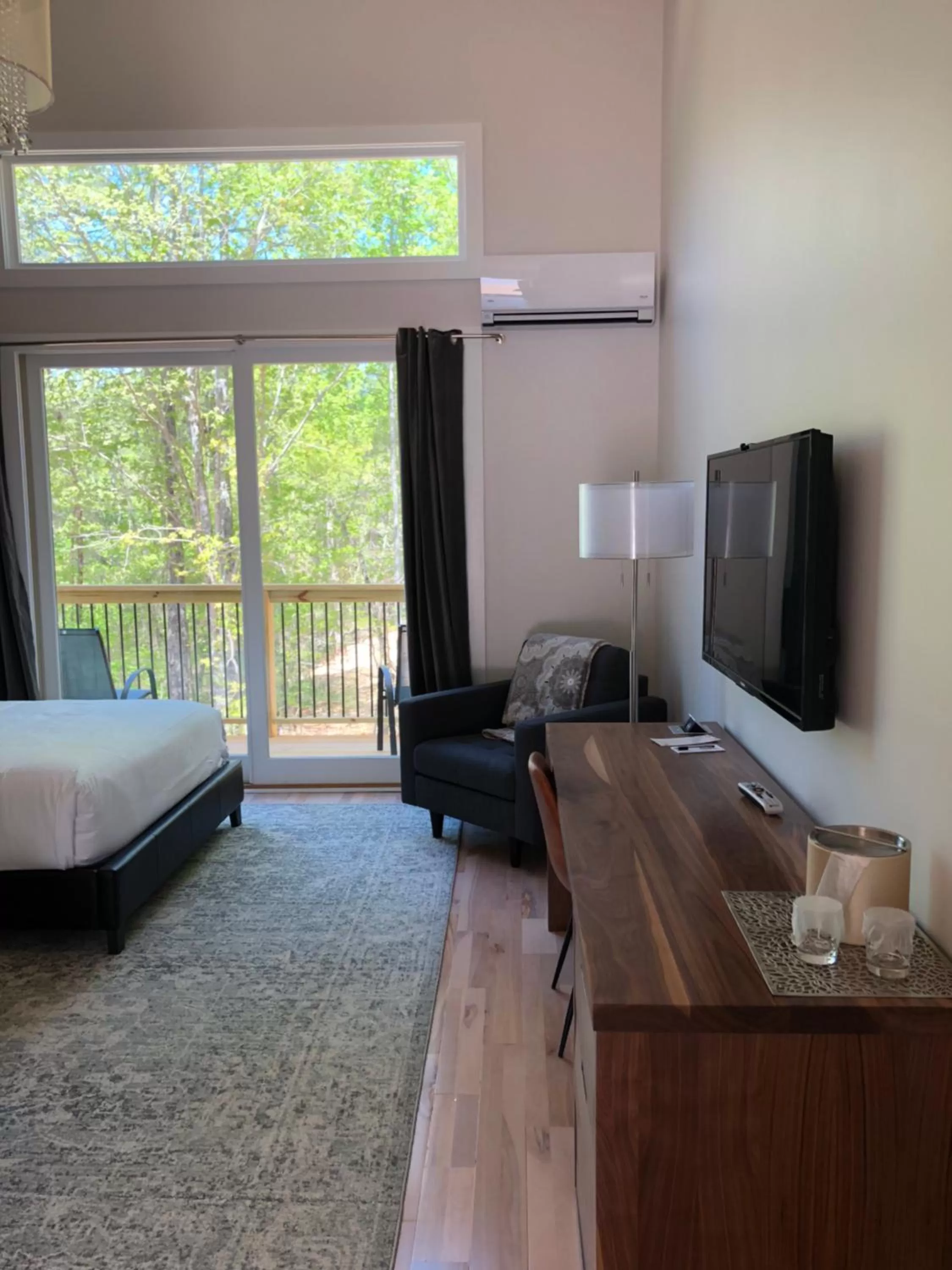 Bed in The Limelight Inn