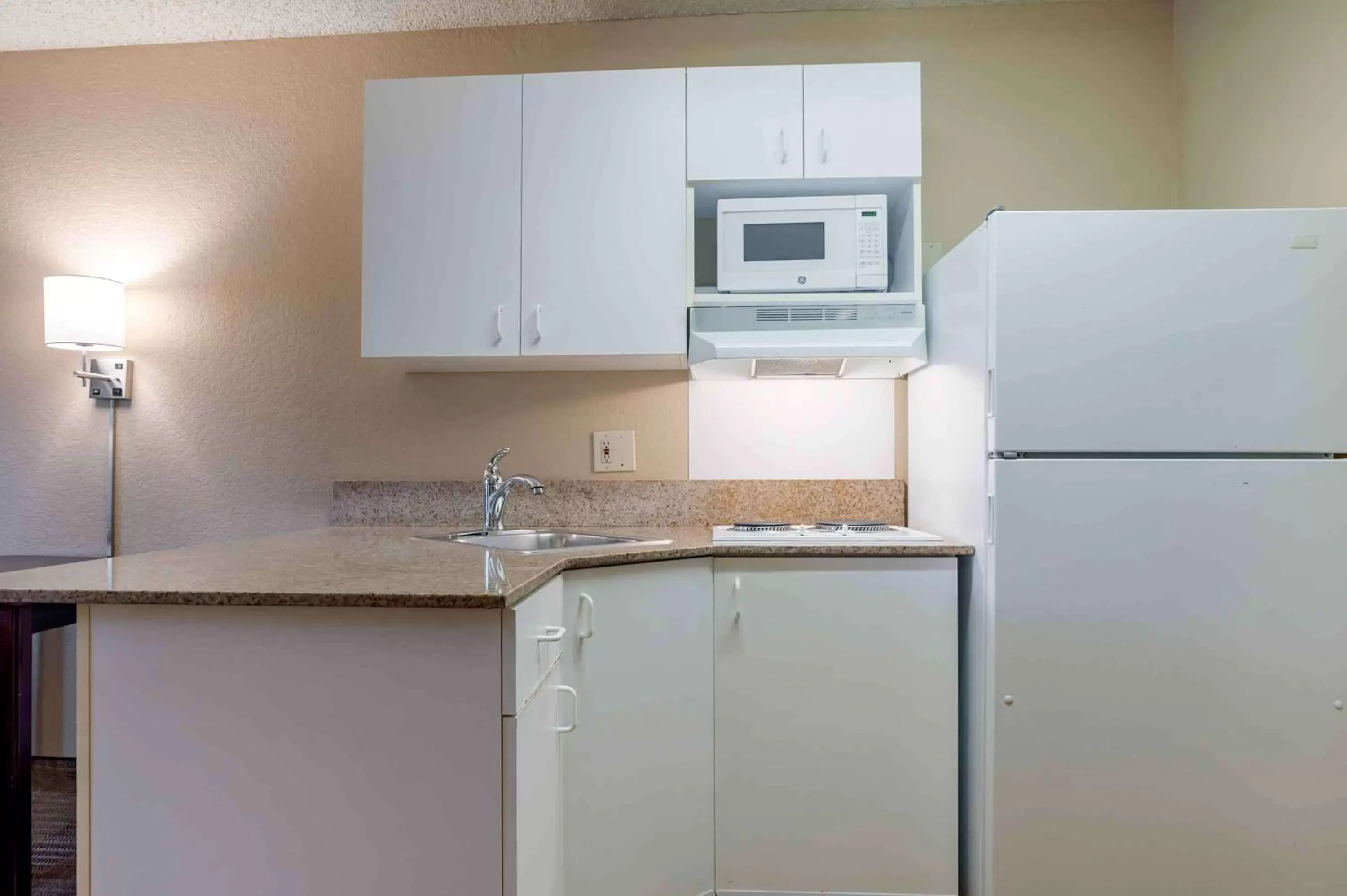 Bedroom, Kitchen/Kitchenette in Extended Stay America Suites - Orange County - Lake Forest