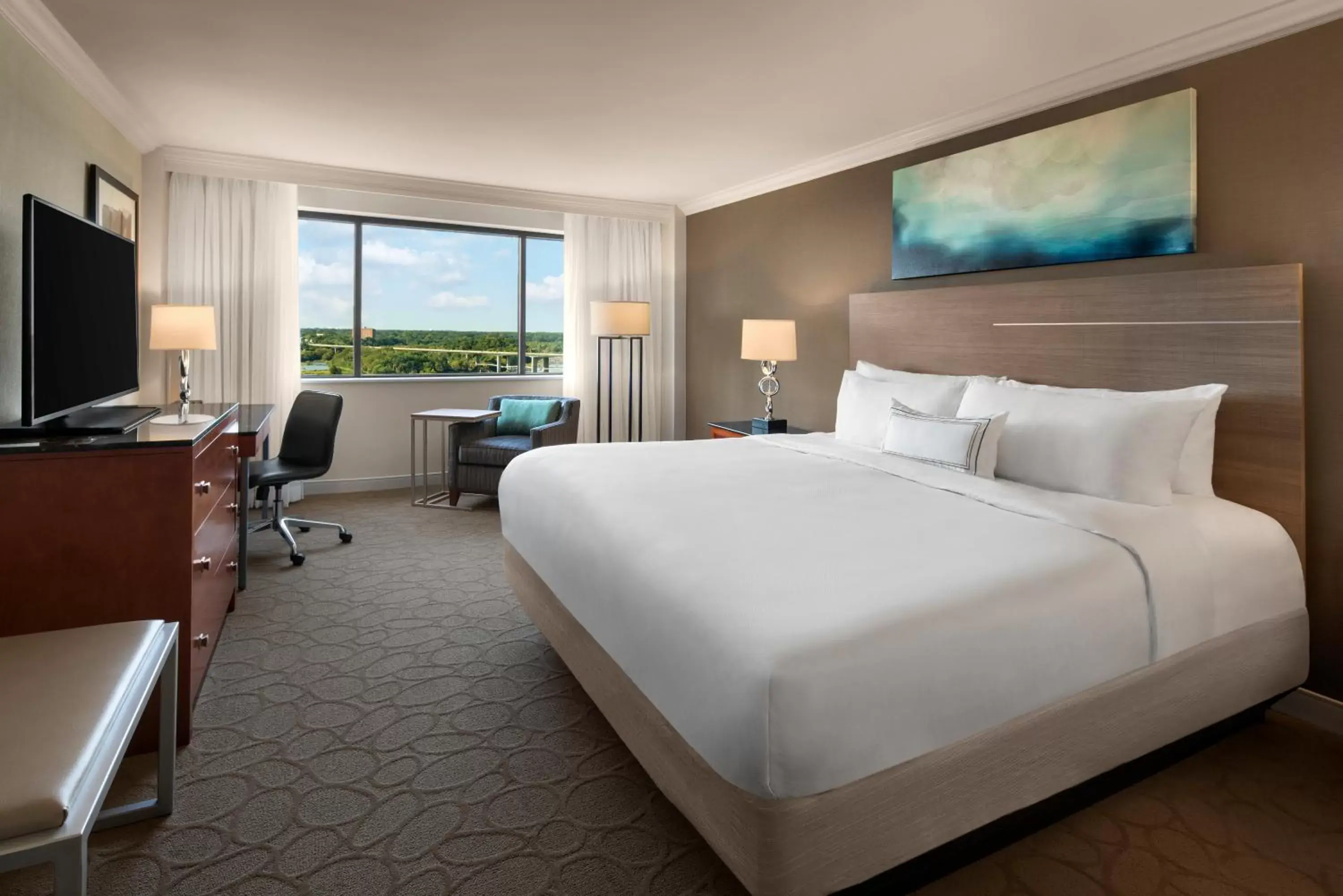 Bedroom in Delta Hotels by Marriott Richmond Downtown