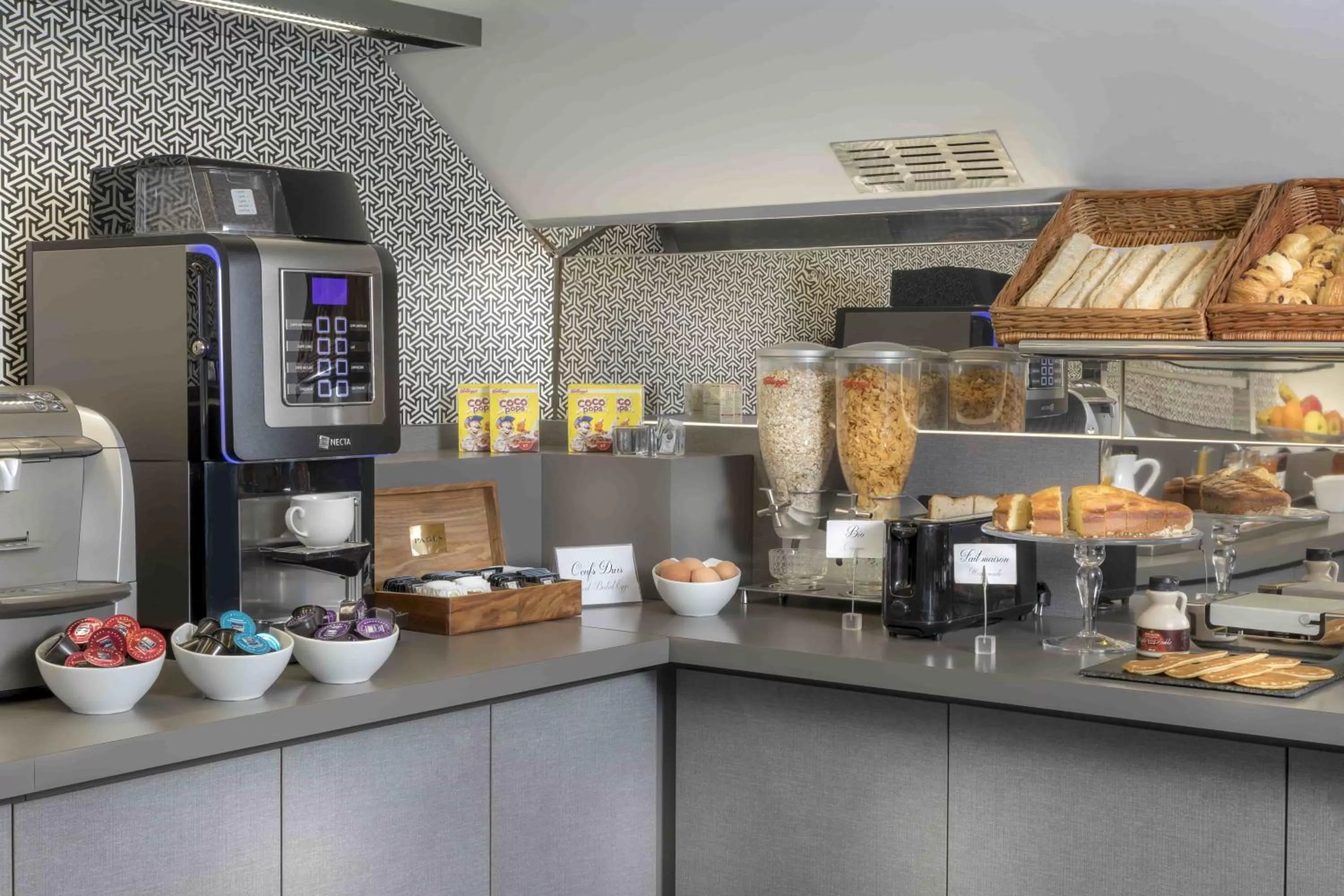 Meals in Libertel Montmartre Opéra