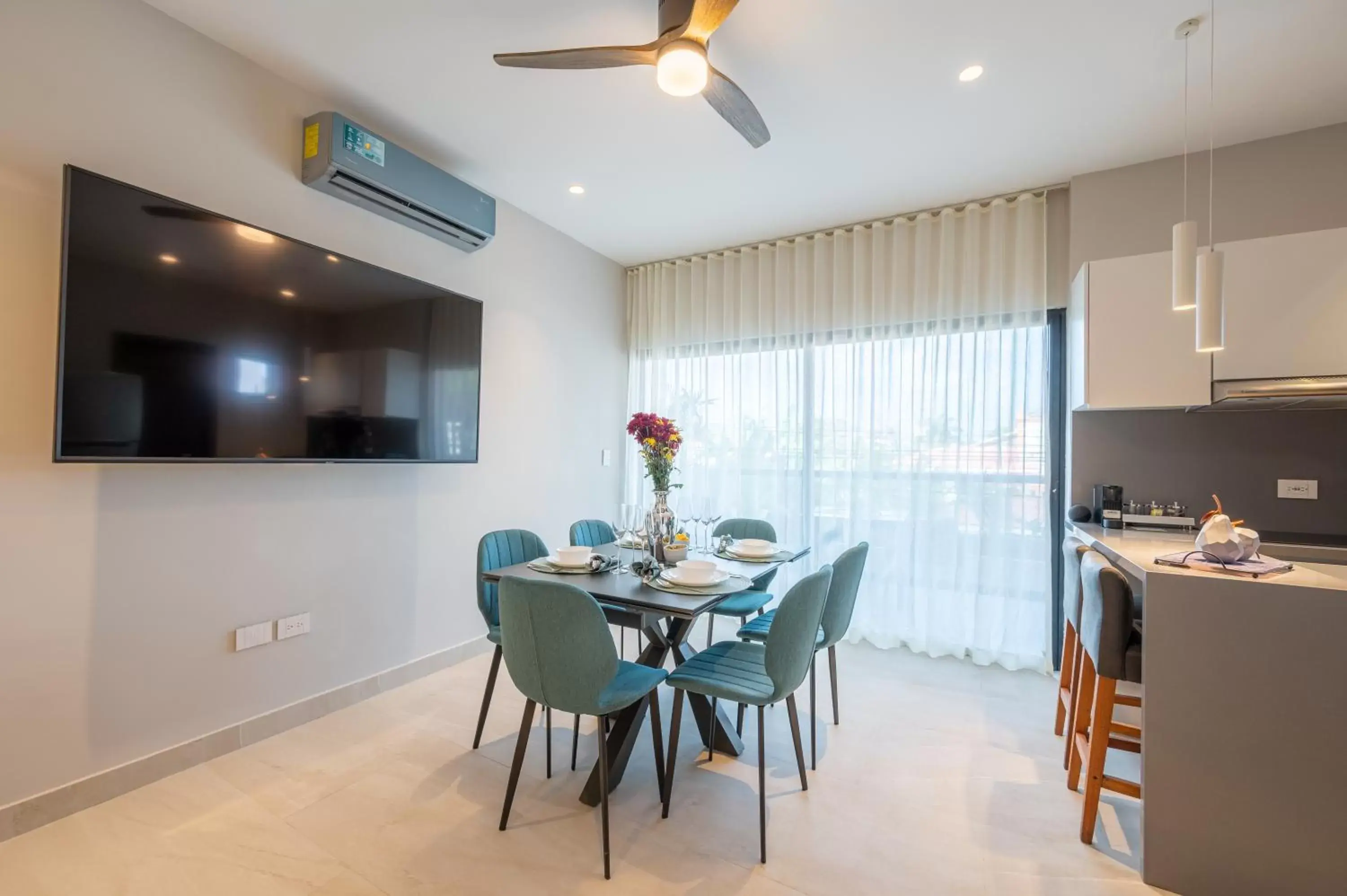 Dining Area in Kippal - Modern Oasis - ApartHotel