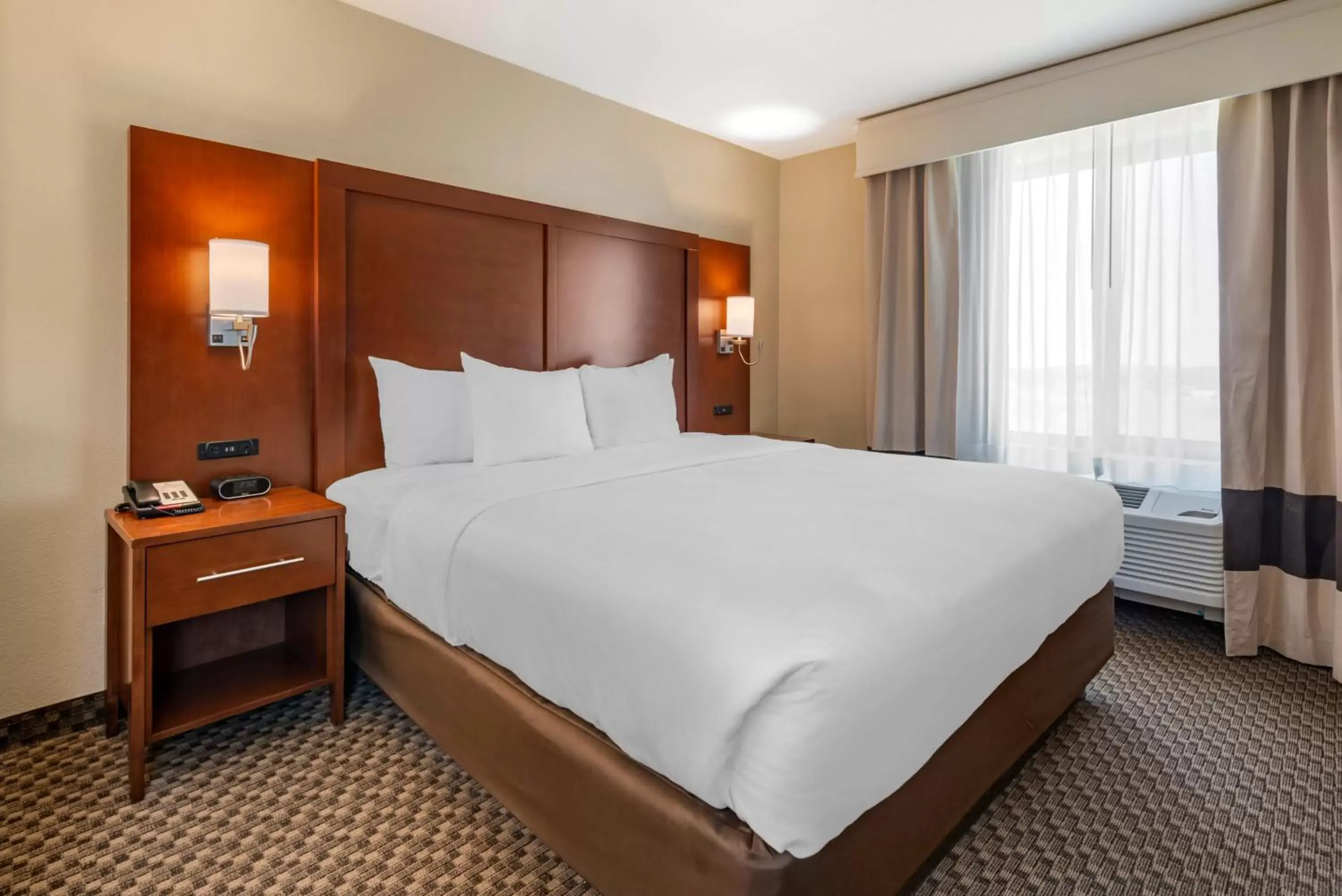Bed in Comfort Suites Broomfield-Boulder/Interlocken