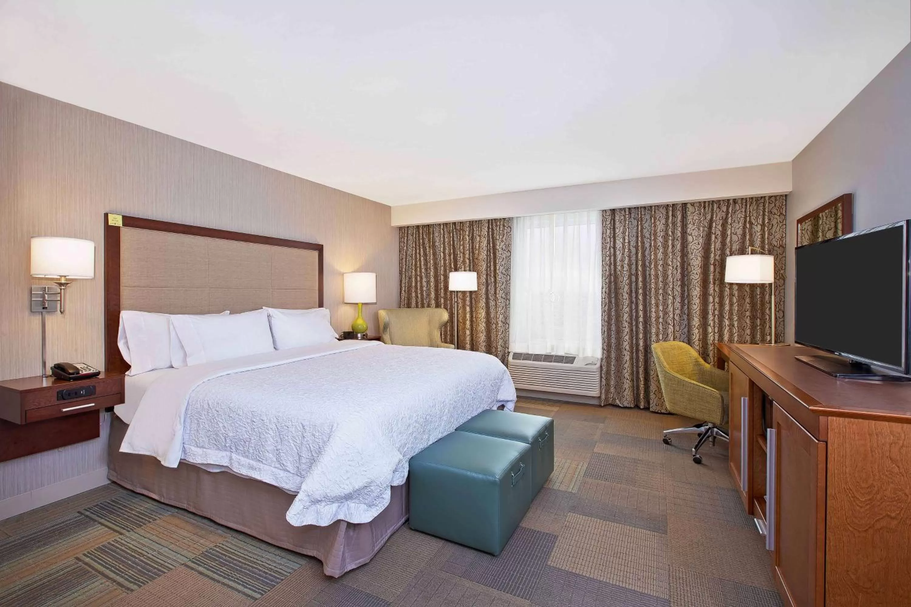 Bed in Hampton Inn by Hilton West Bloomfield Novi