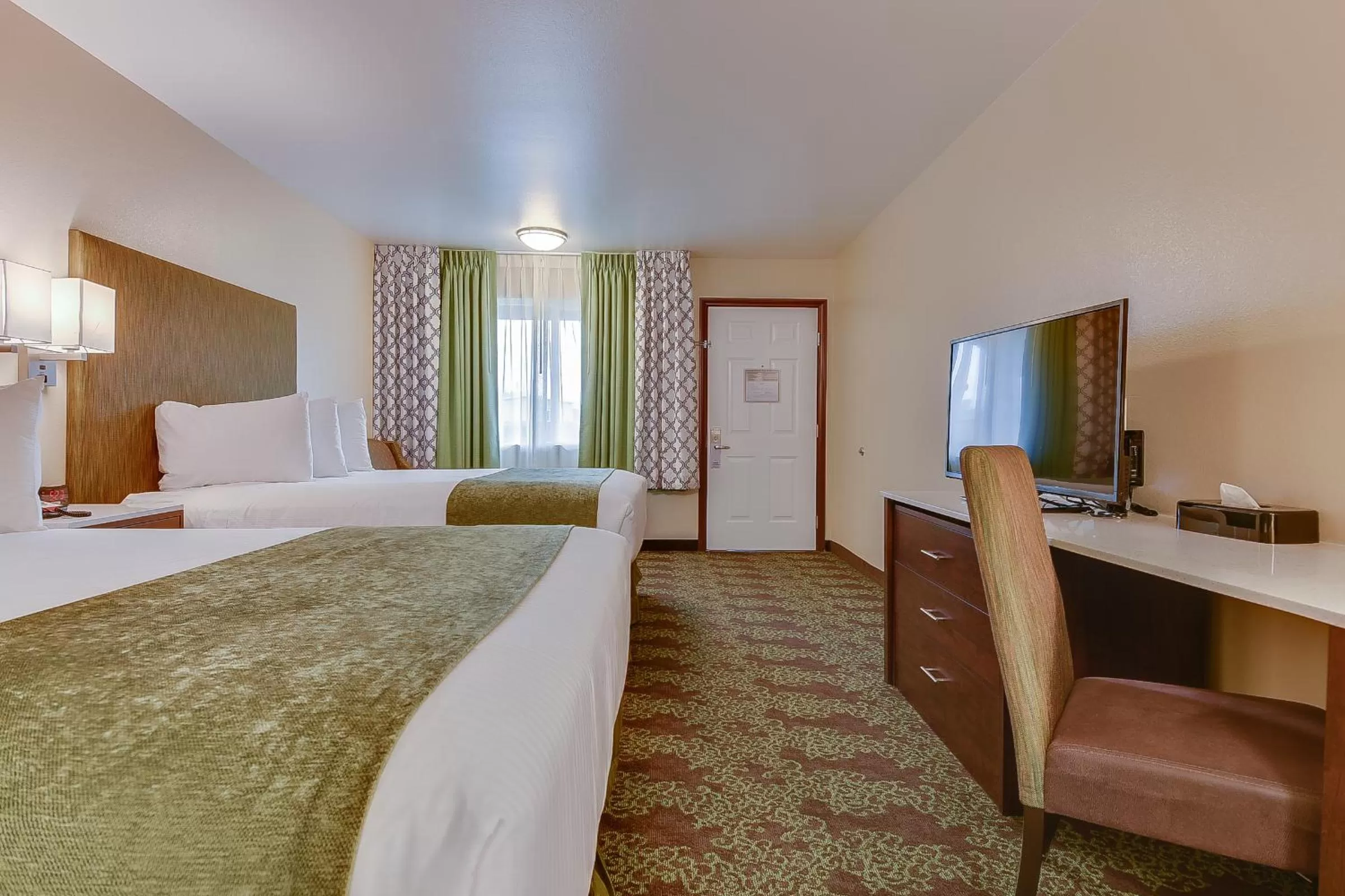 Photo of the whole room, Bed in Vagabond Inn Bishop