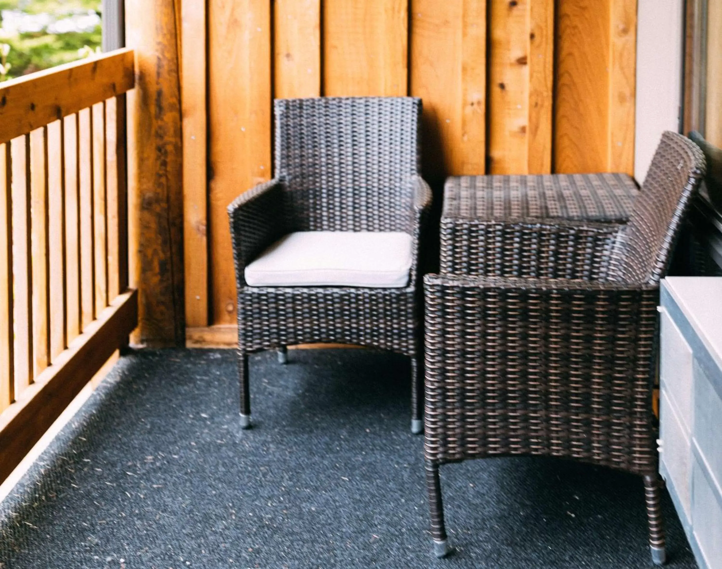 Photo of the whole room, Seating Area in BW Premier Collection, Mt Hood Oregon Resort