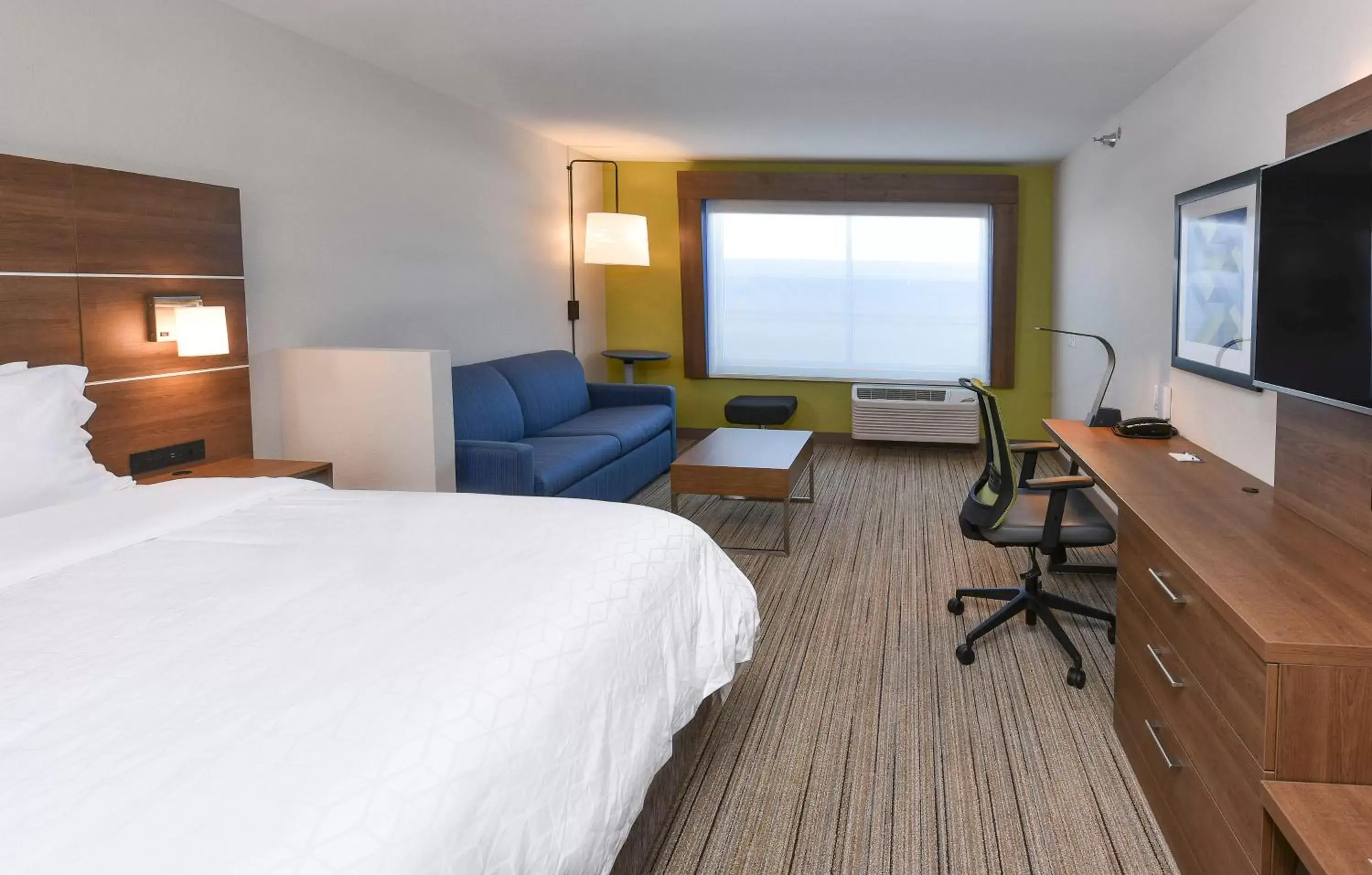 Photo of the whole room in Holiday Inn Express & Suites - Madisonville, an IHG Hotel