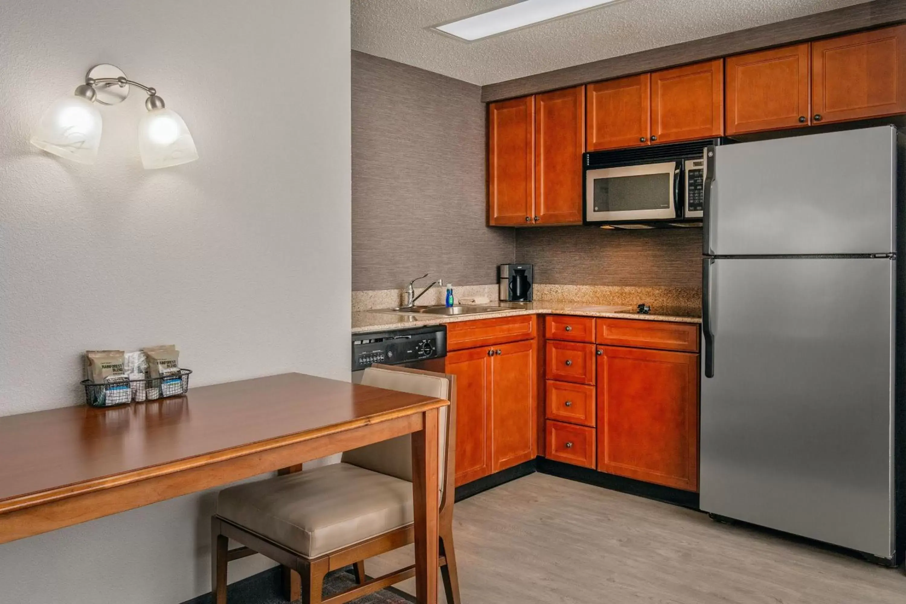 Kitchen or kitchenette, Kitchen/Kitchenette in Residence Inn by Marriott Chesapeake Greenbrier